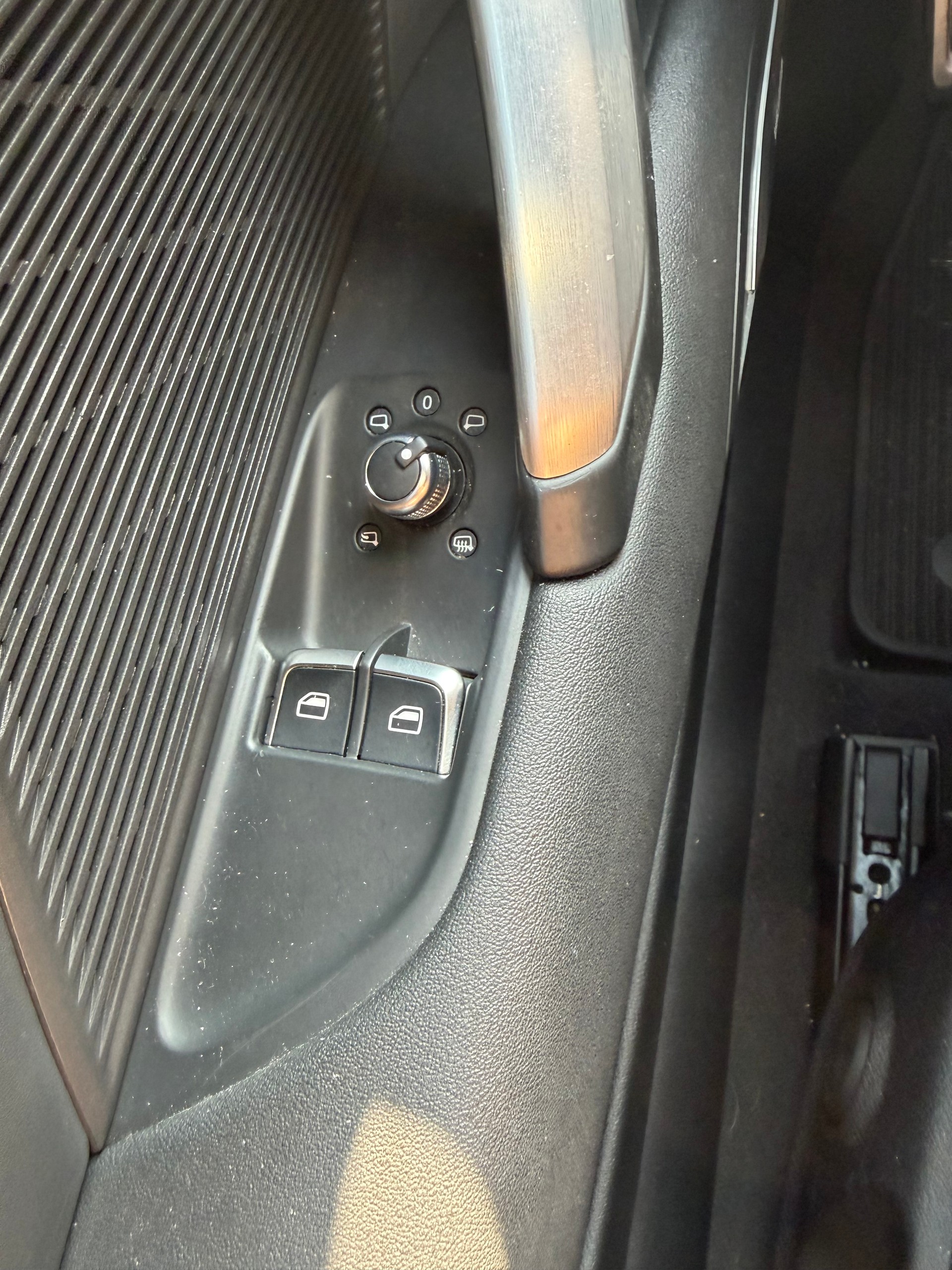 AUDI 2.0 TFSI quattro S-Tronic-image-8