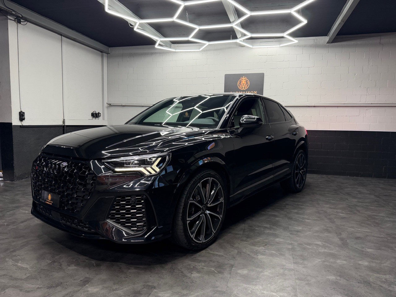 AUDI RS Q3 Sportback quattro S tronic | Bang & Olufsen | ACC | Ambiente | Carbon | Anhängerkupplung | Alcantara-image-2