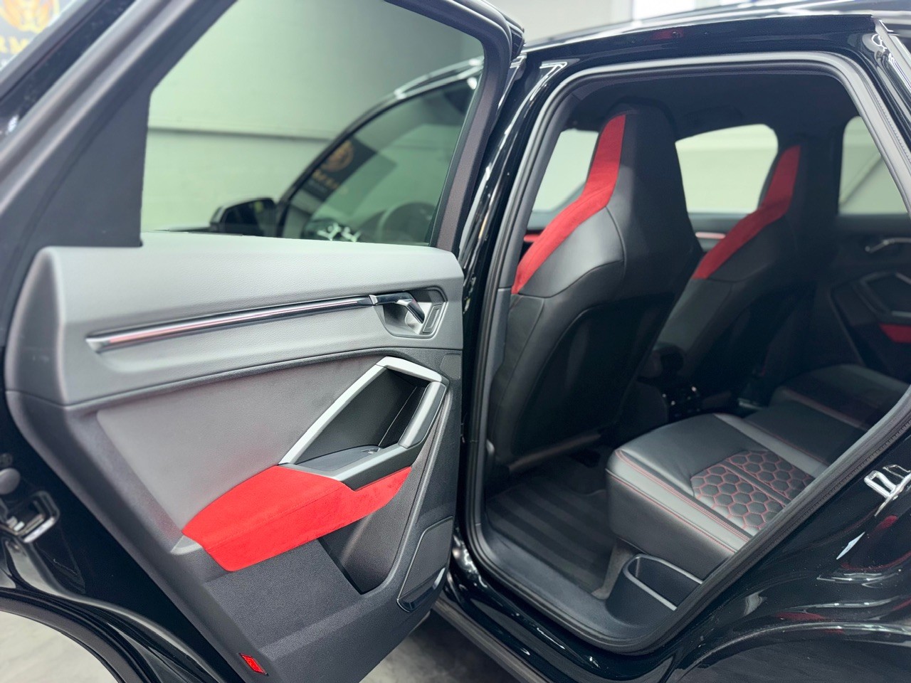 AUDI RS Q3 Sportback quattro S tronic | Bang & Olufsen | ACC | Ambiente | Carbon | Anhängerkupplung | Alcantara-image-16