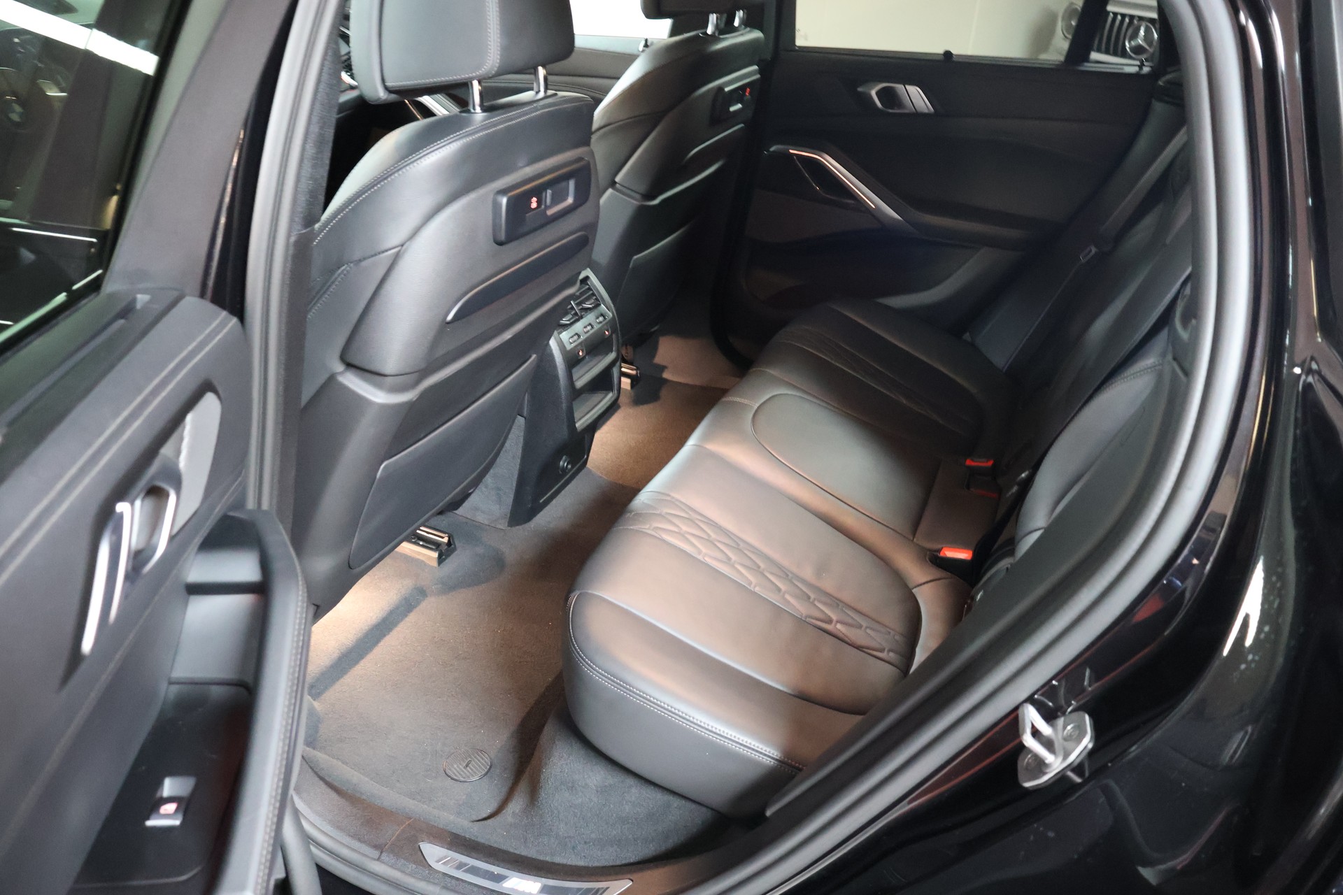 BMW X6 xDrive 48V 40d Steptronic M Sport-image-18