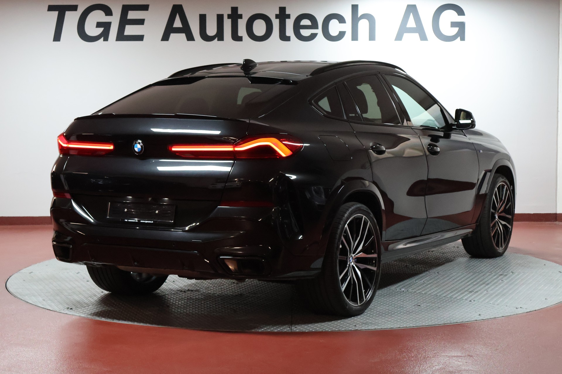 BMW X6 xDrive 48V 40d Steptronic M Sport-image-21