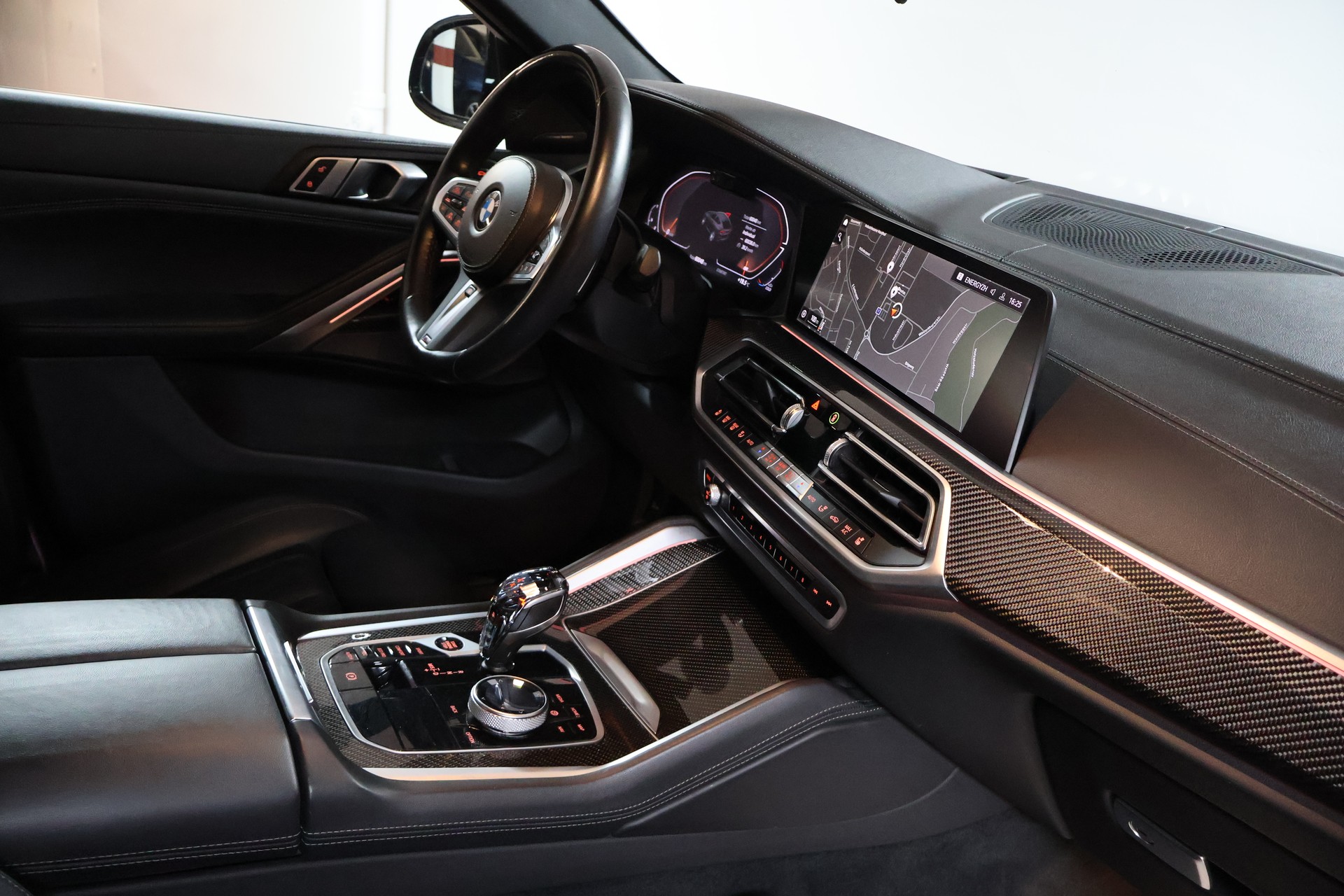 BMW X6 xDrive 48V 40d Steptronic M Sport-image-11