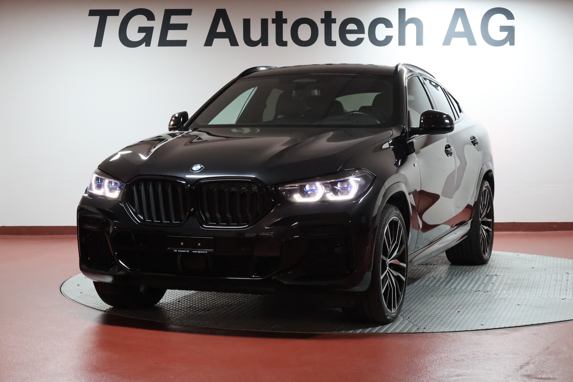 BMW X6 xDrive 48V 40d Steptronic M Sport-image-0