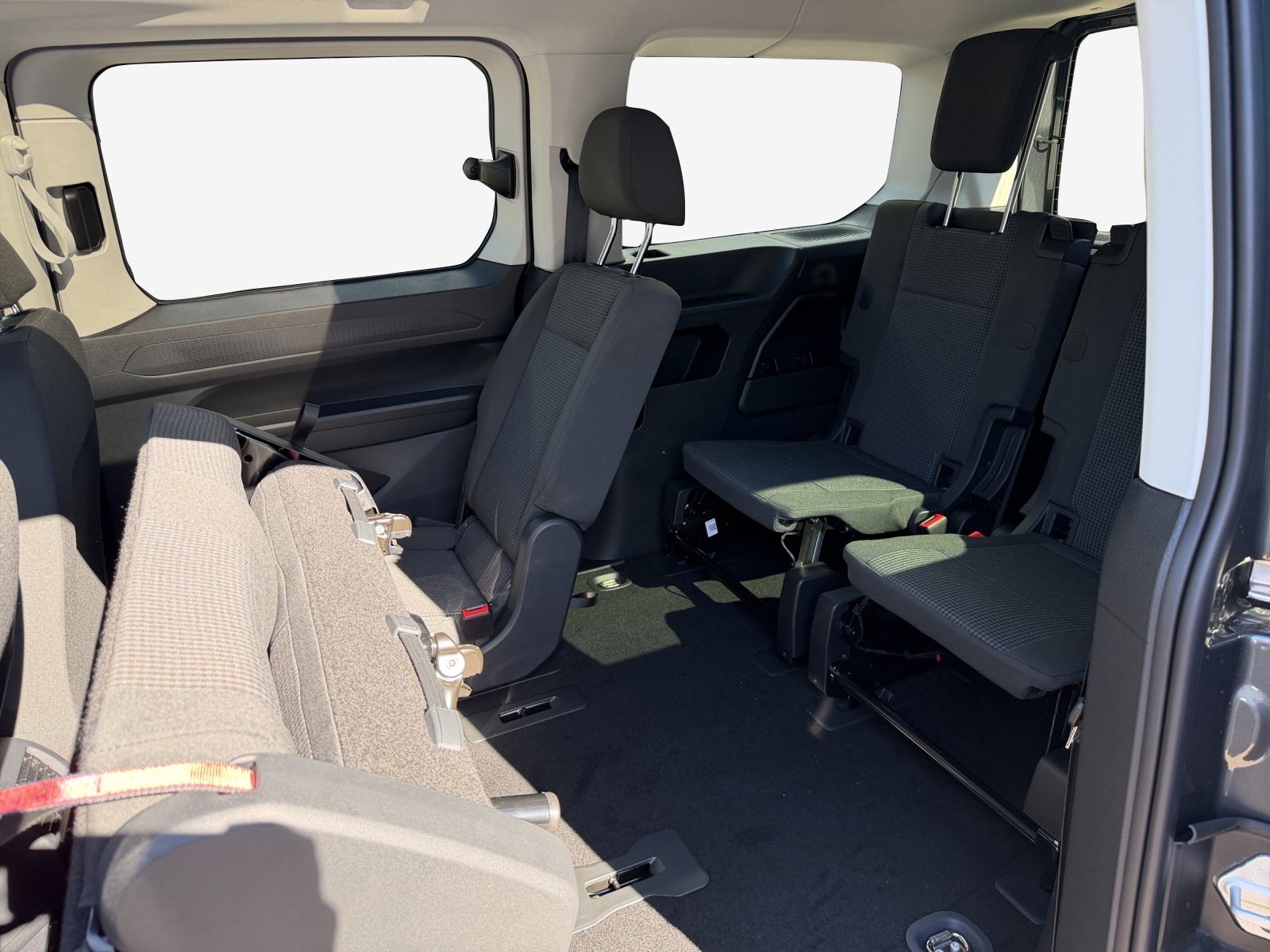 VW Caddy Maxi 2.0 TDI Trend DSG-image-11