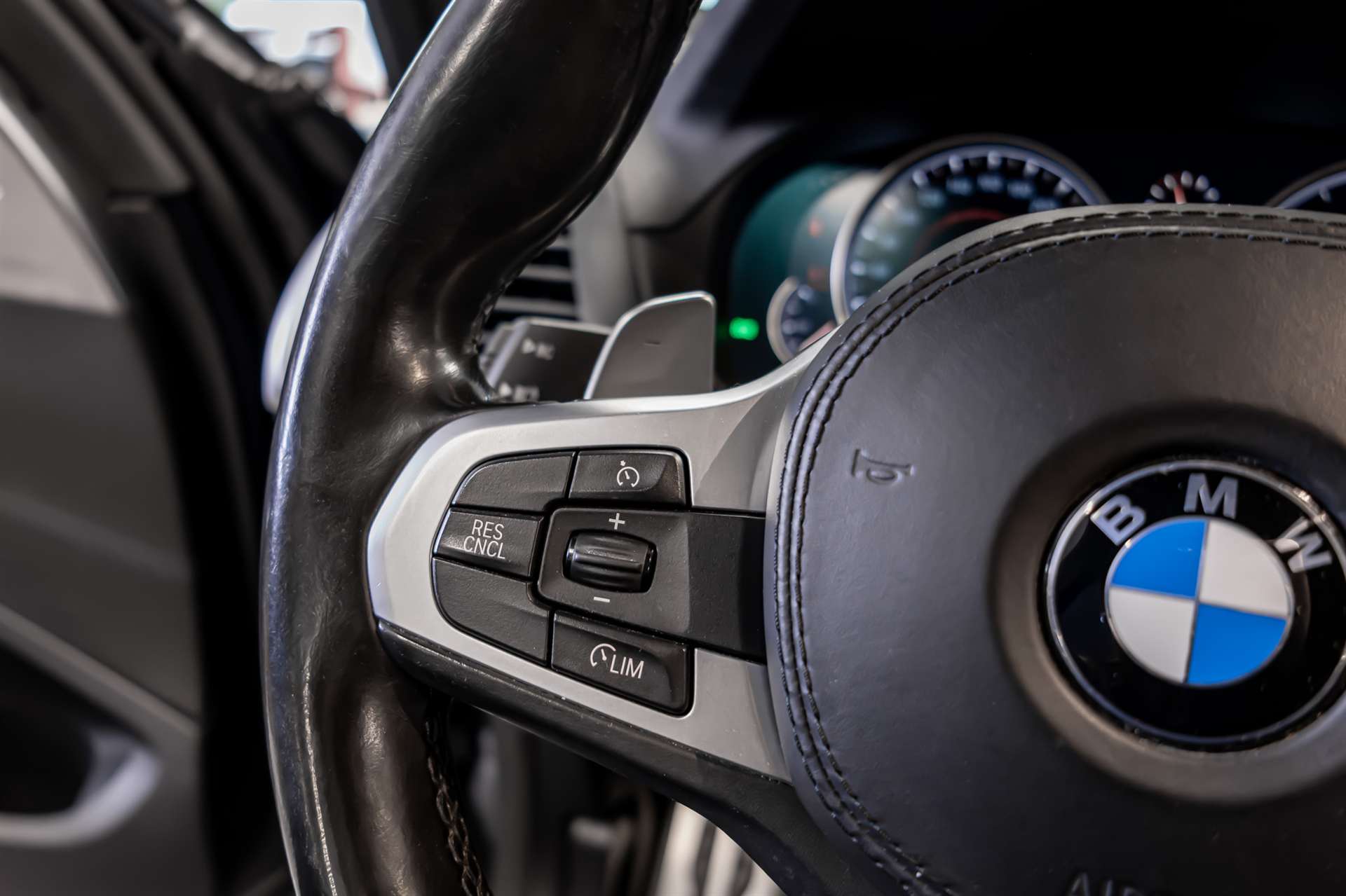 BMW X3 xDrive 30d Individual M Sport Steptronic-image-7