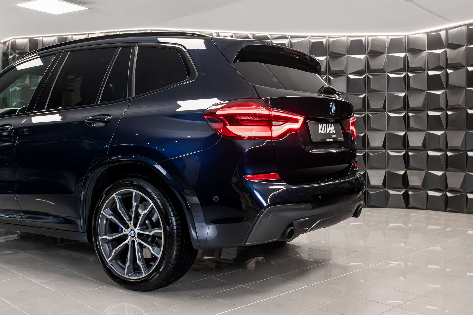BMW X3 xDrive 30d Individual M Sport Steptronic-image-28