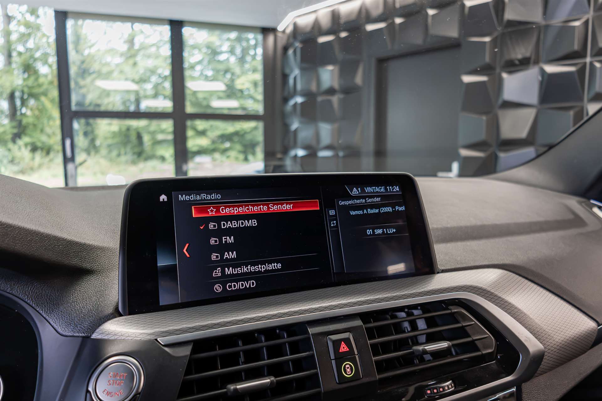 BMW X3 xDrive 30d Individual M Sport Steptronic-image-15