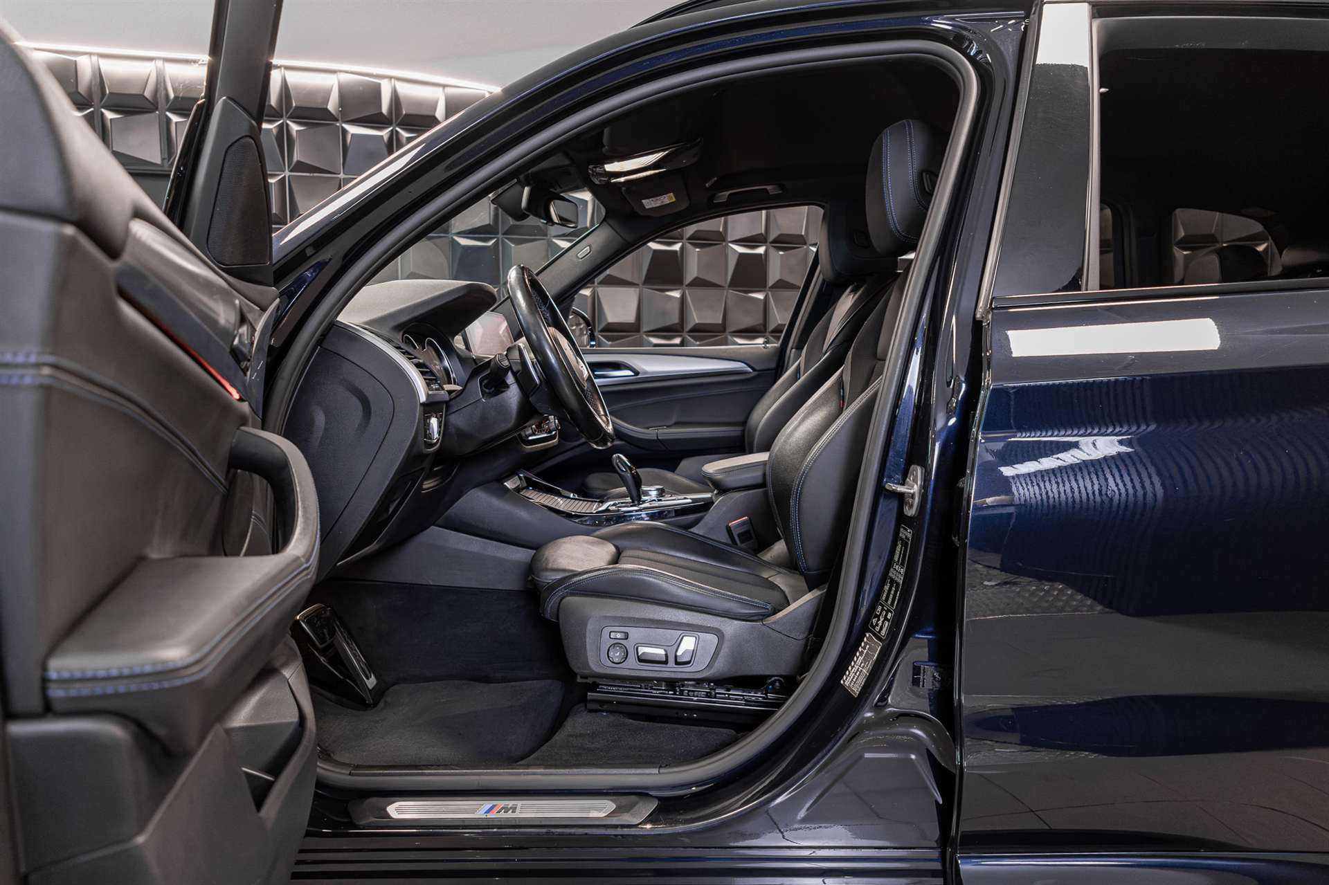 BMW X3 xDrive 30d Individual M Sport Steptronic-image-11