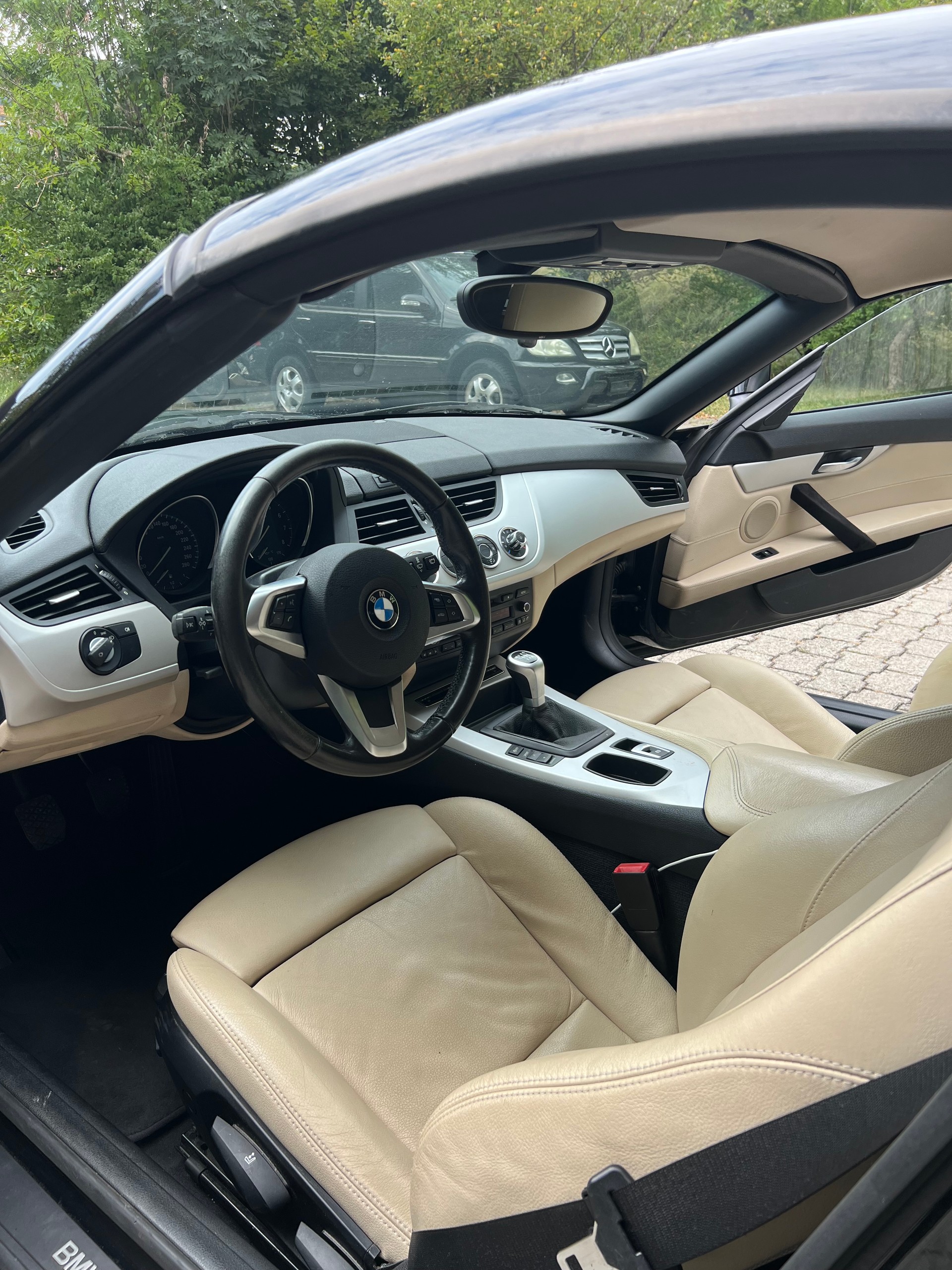 BMW 2.3i sDrive-image-4