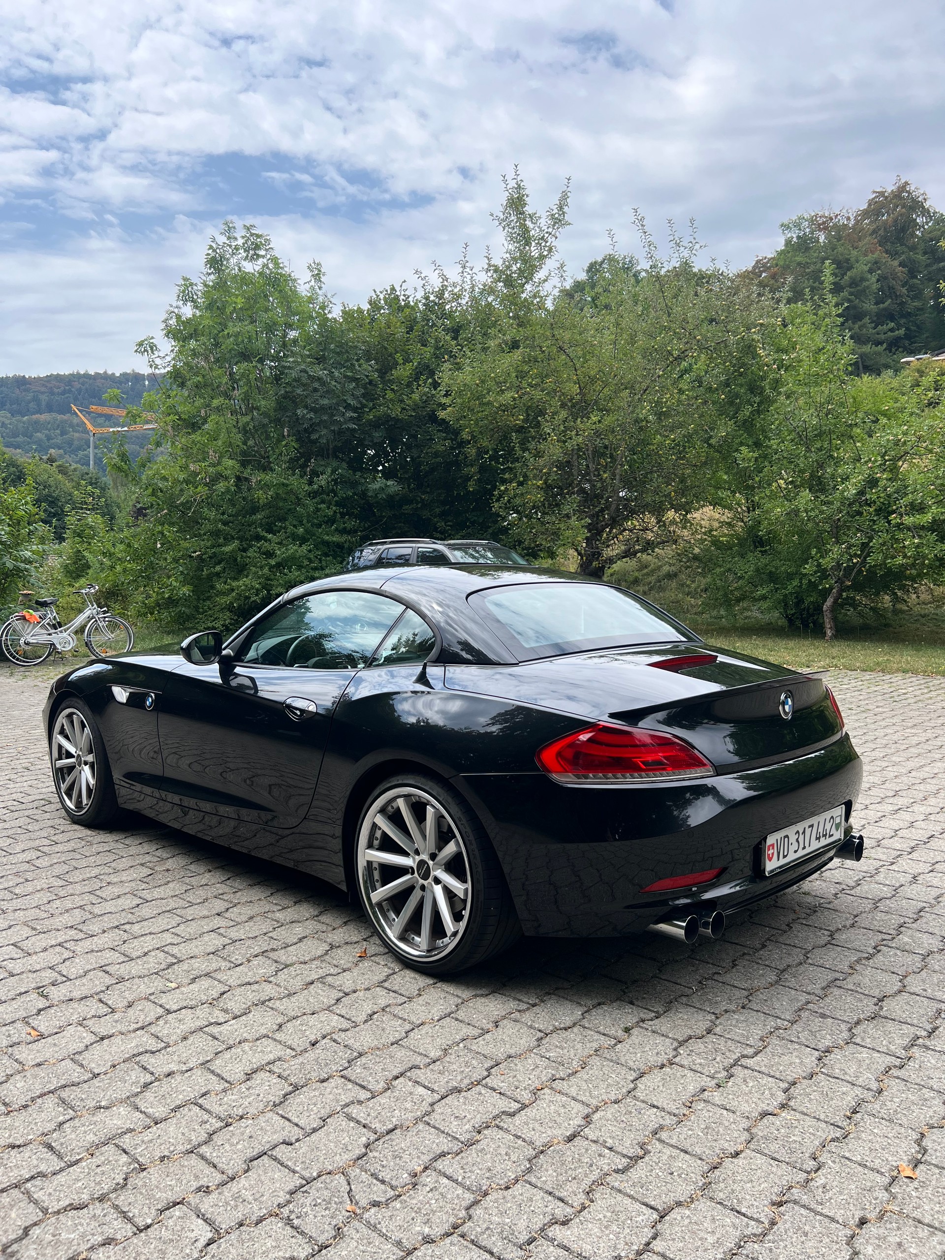 BMW 2.3i sDrive-image-2