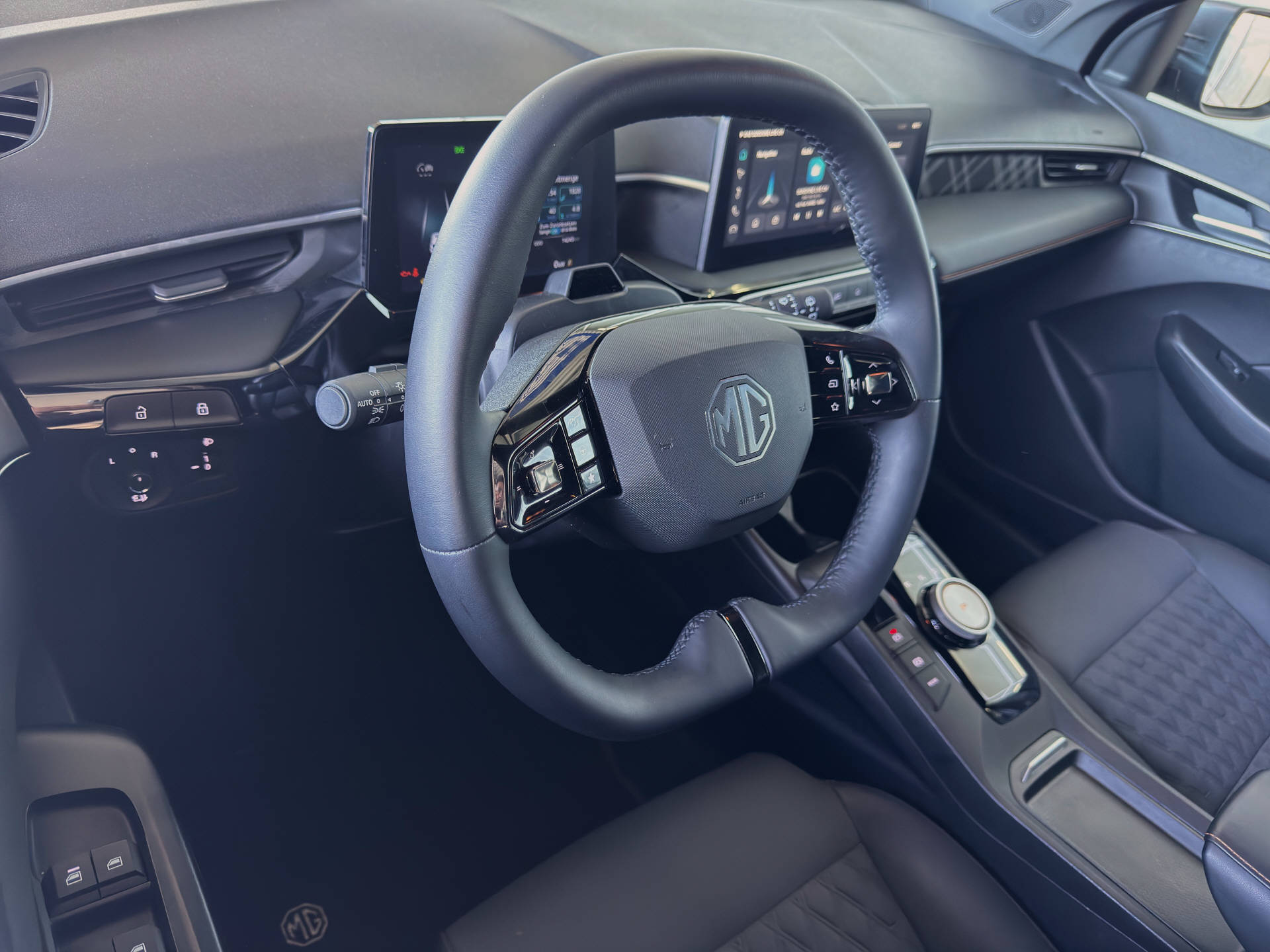 MG 3 1.5 Hybrid Luxury-image-7