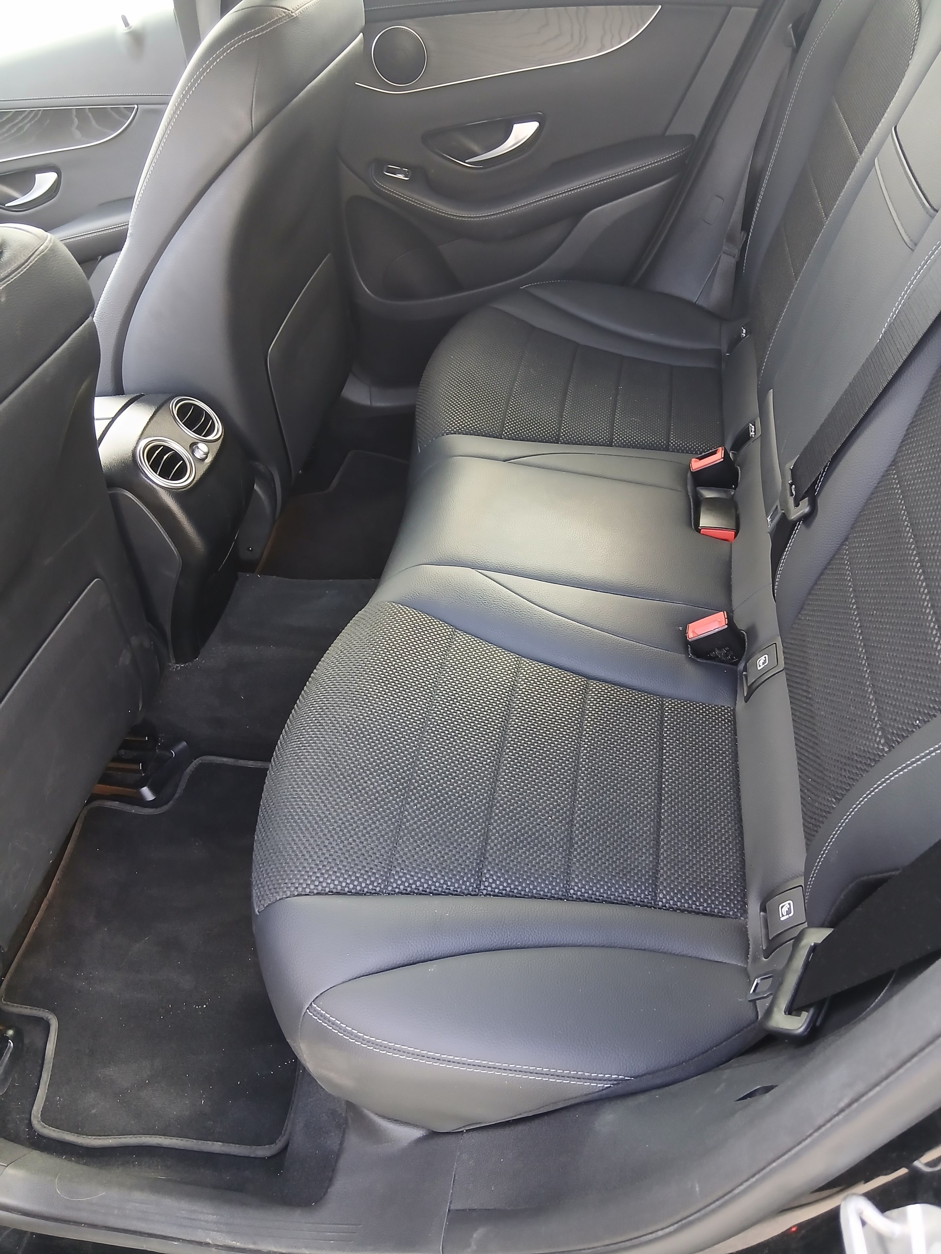 MERCEDES-BENZ GLC Coupé 200 4Matic 9G-Tronic-image-9