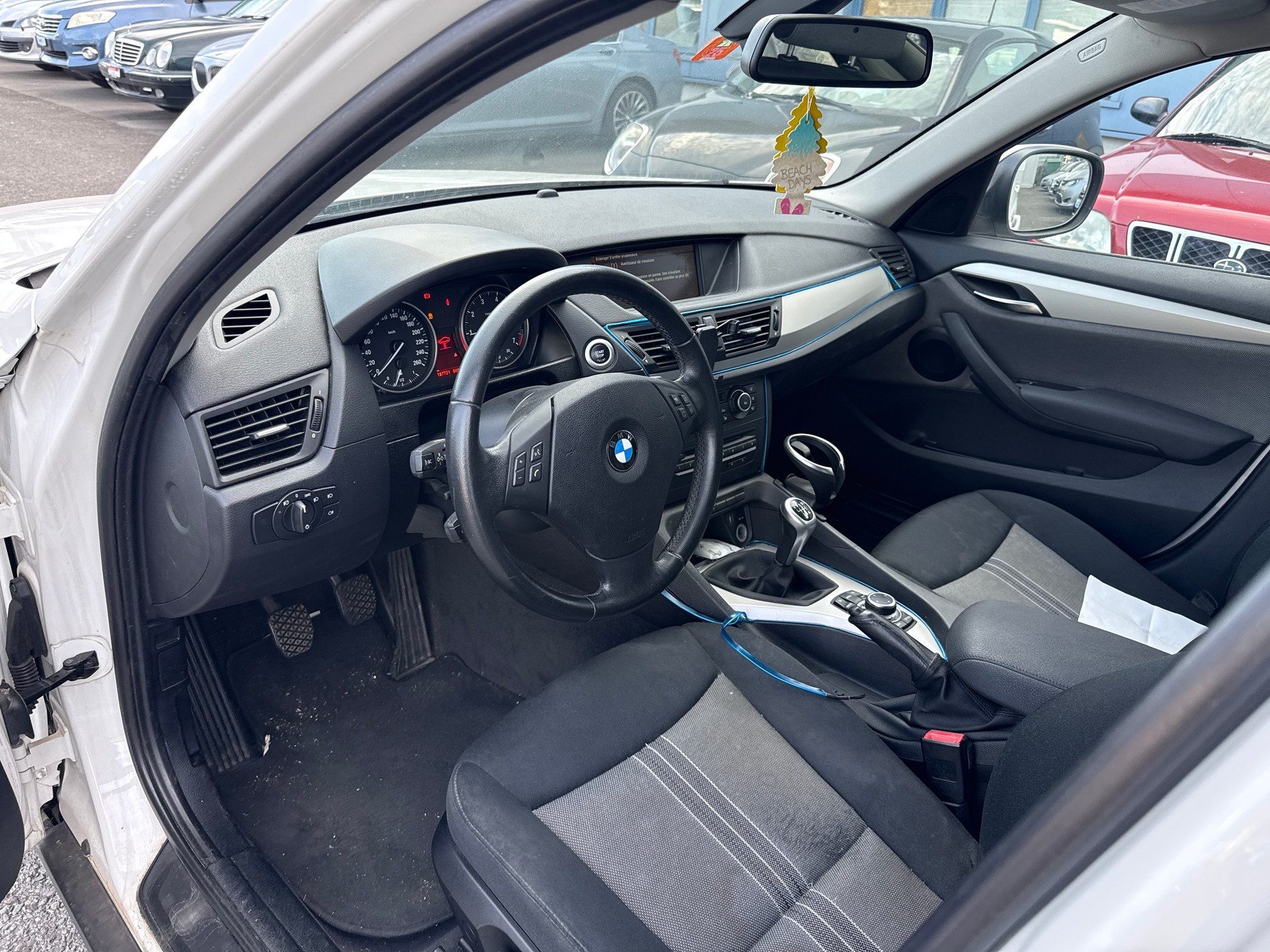 BMW X1 sDrive 18i-image-6