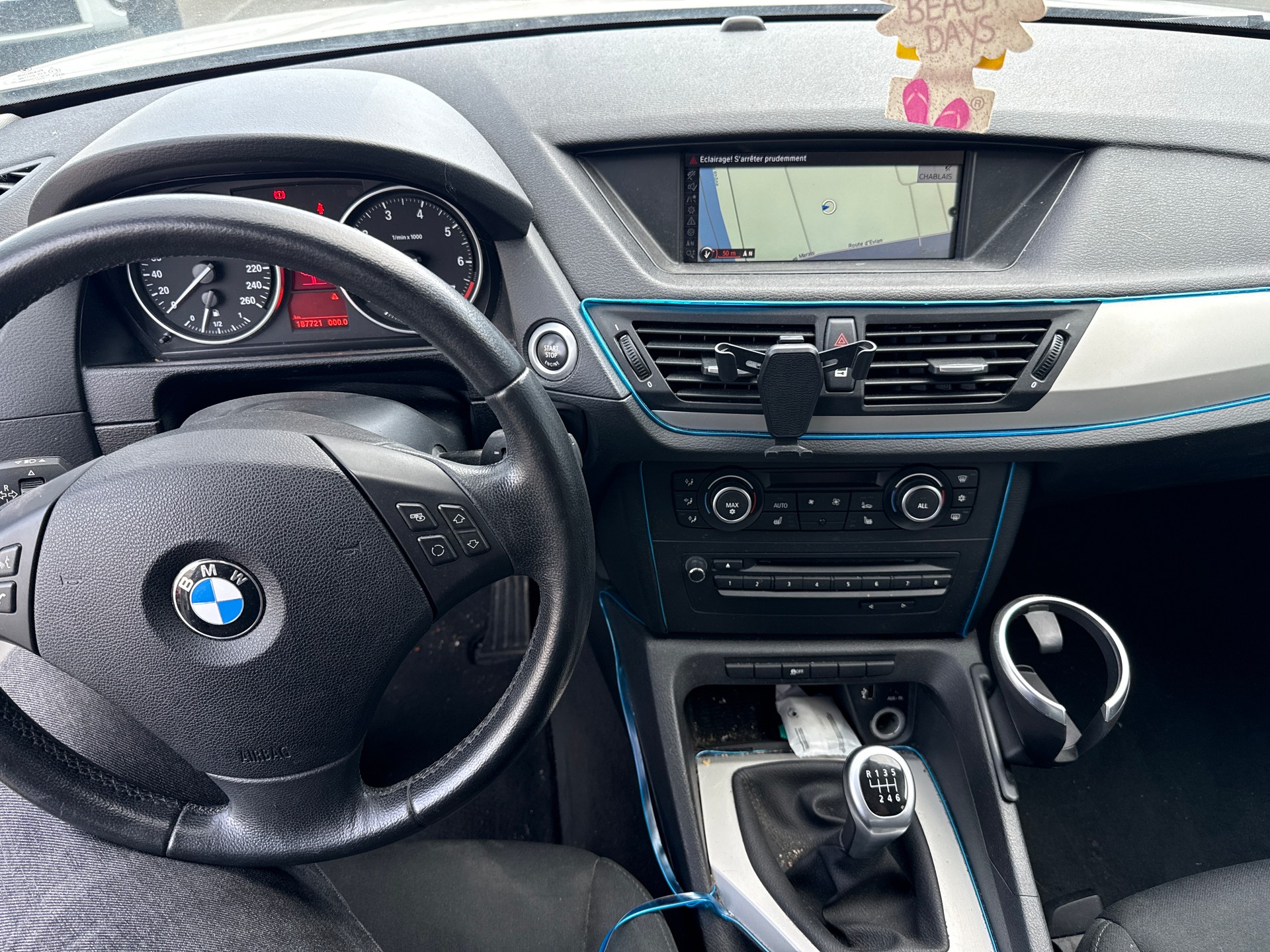 BMW X1 sDrive 18i-image-7