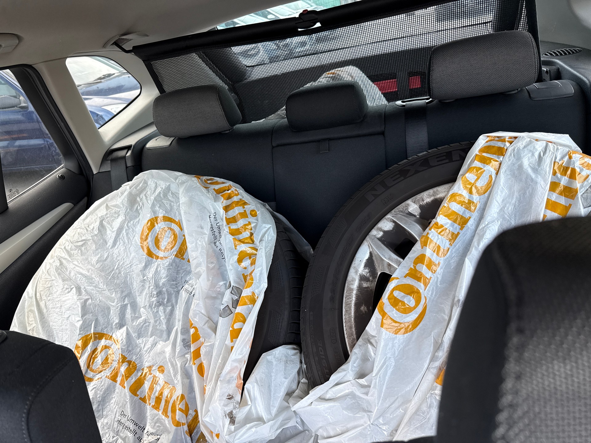BMW X1 sDrive 18i-image-9