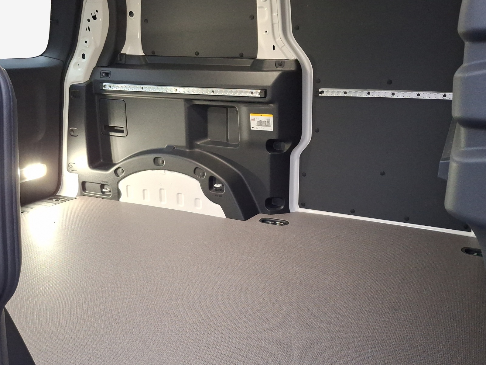 VW ID. Buzz Cargo Pro 4Motion-image-11