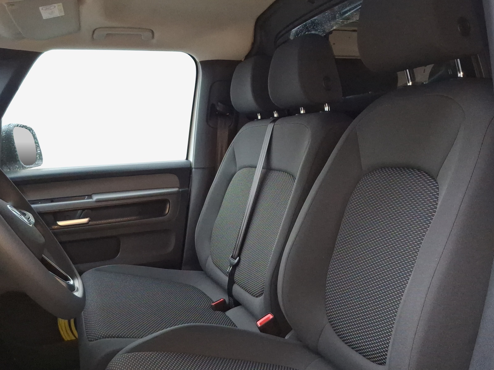 VW ID. Buzz Cargo Pro 4Motion-image-7