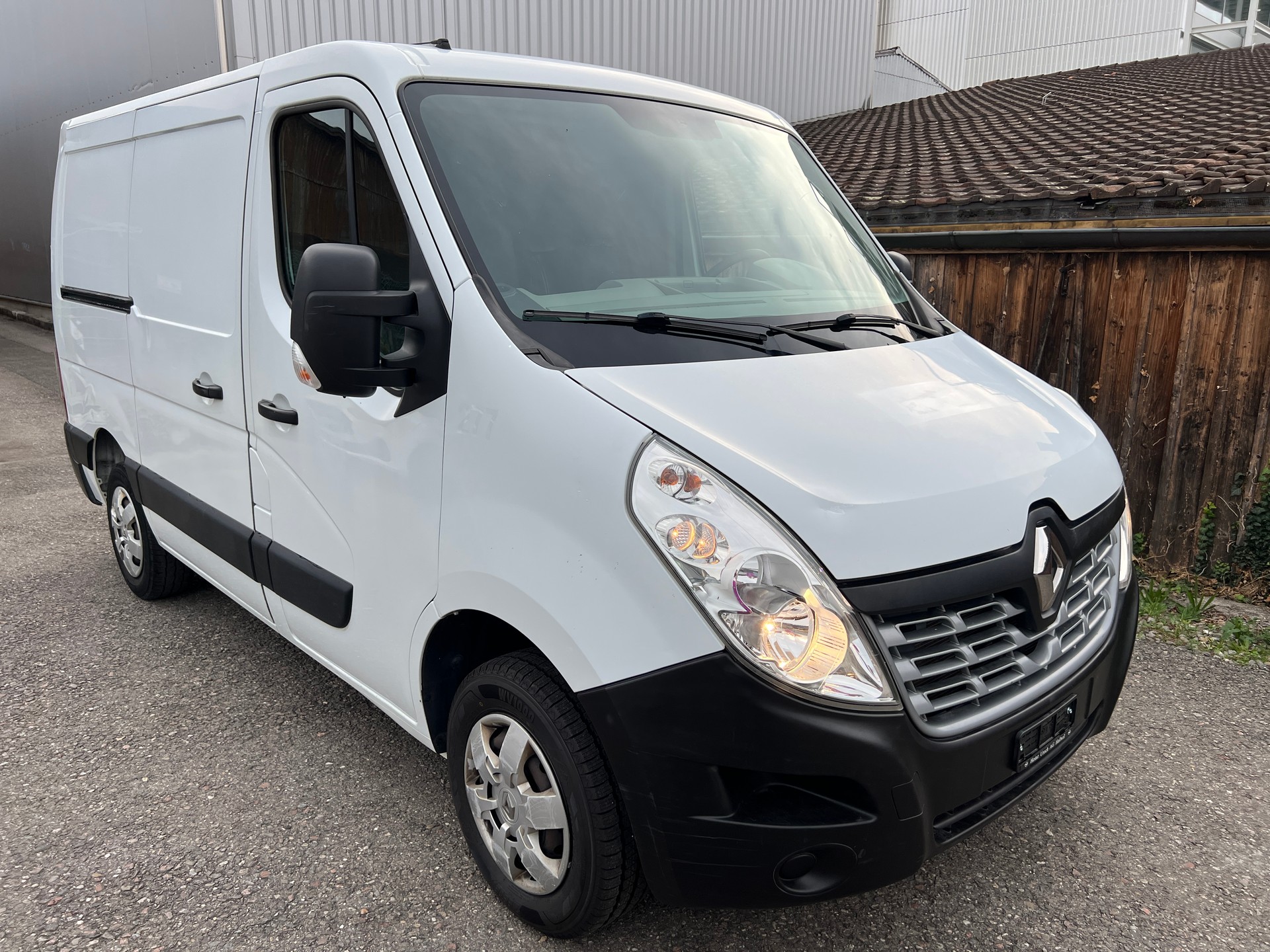 RENAULT Master T33 2.3dCi 125 L1H1-image-1