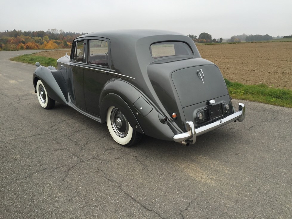 BENTLEY MK VI Saloon-image-4