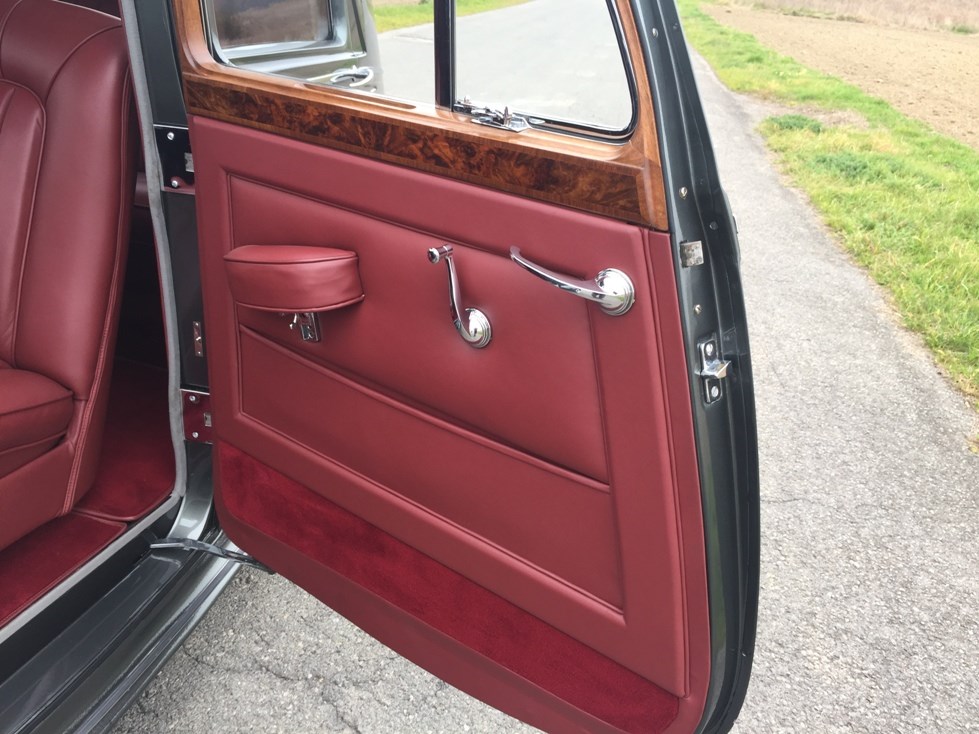 BENTLEY MK VI Saloon-image-12