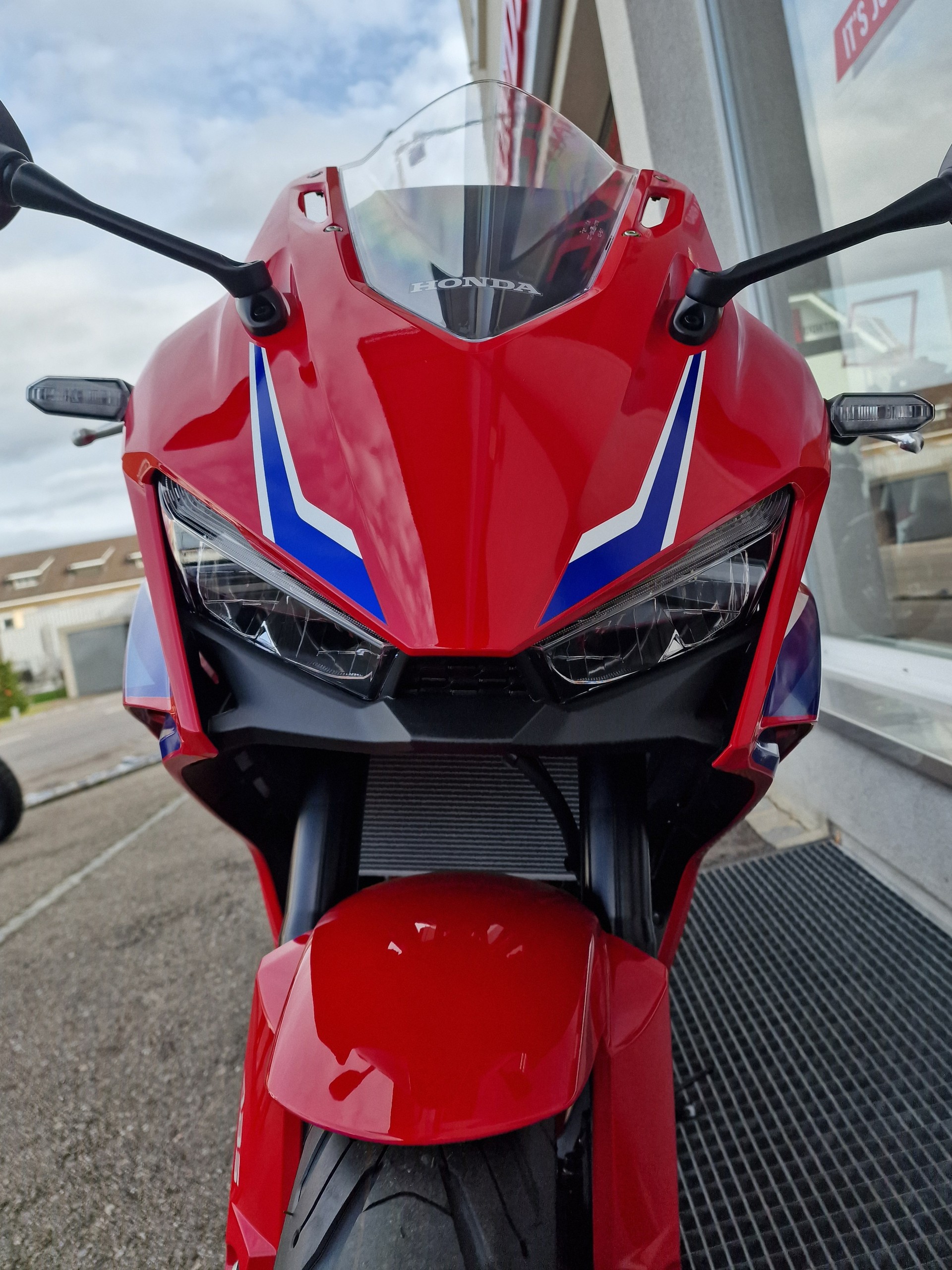HONDA CBR 500 R - manuell-showroom-element-1