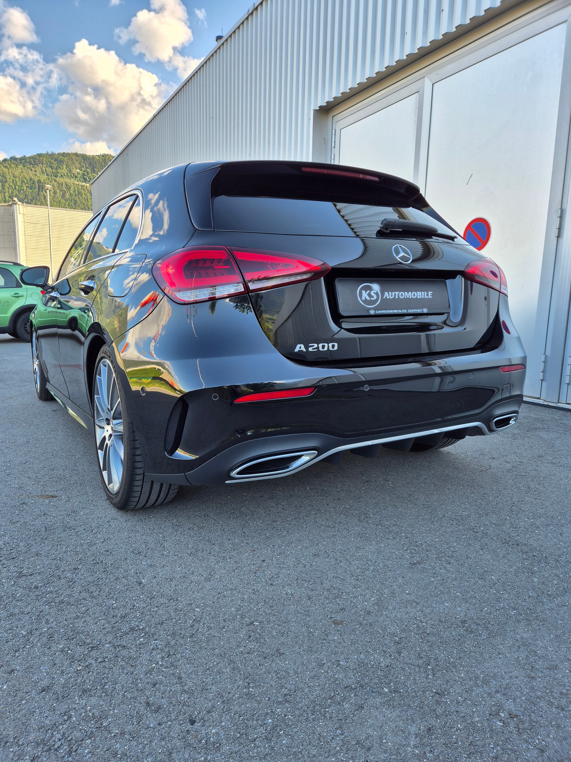 MERCEDES-BENZ A 200 AMG Line 7G-DCT-image-8