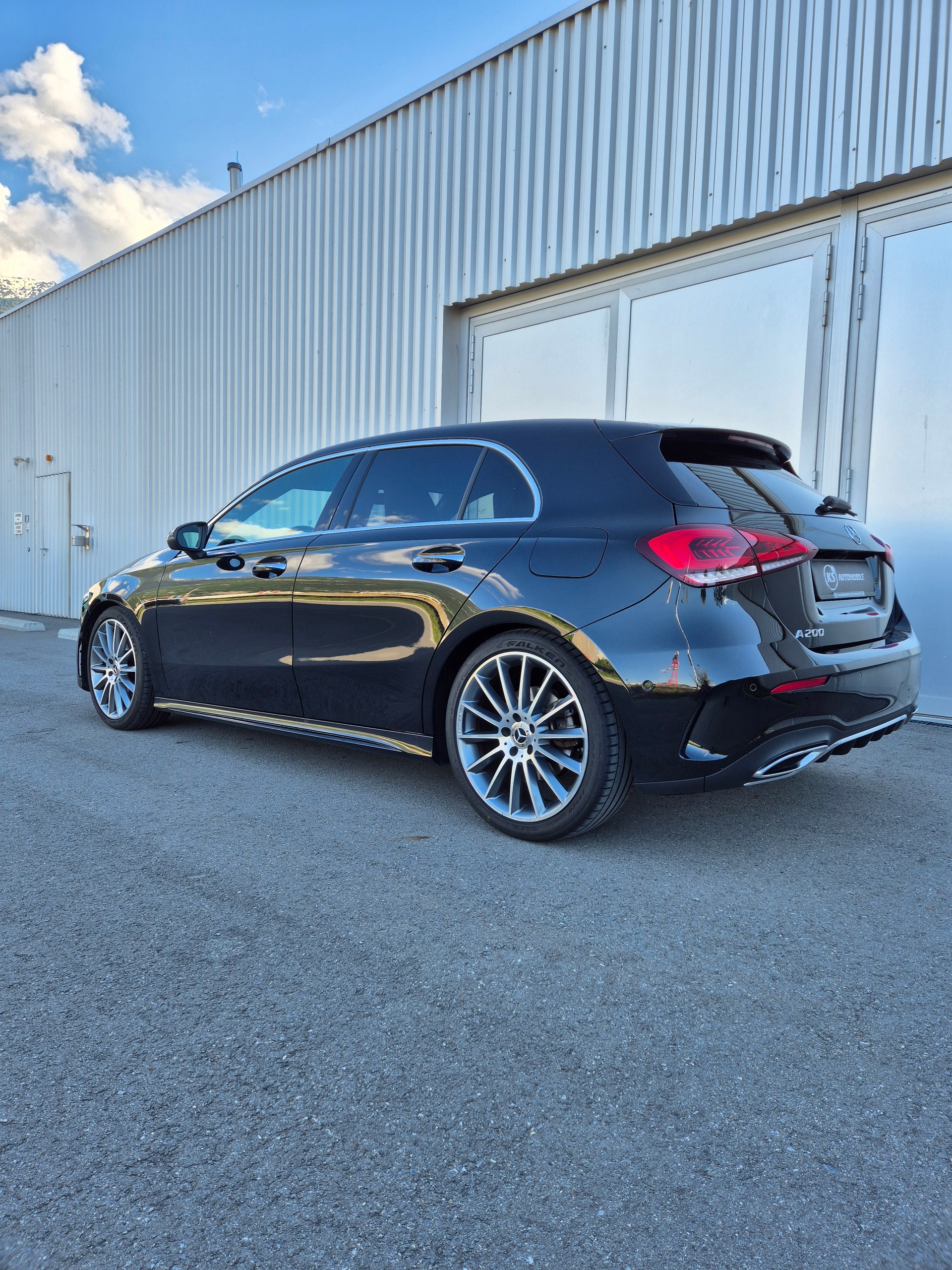 MERCEDES-BENZ A 200 AMG Line 7G-DCT-image-5