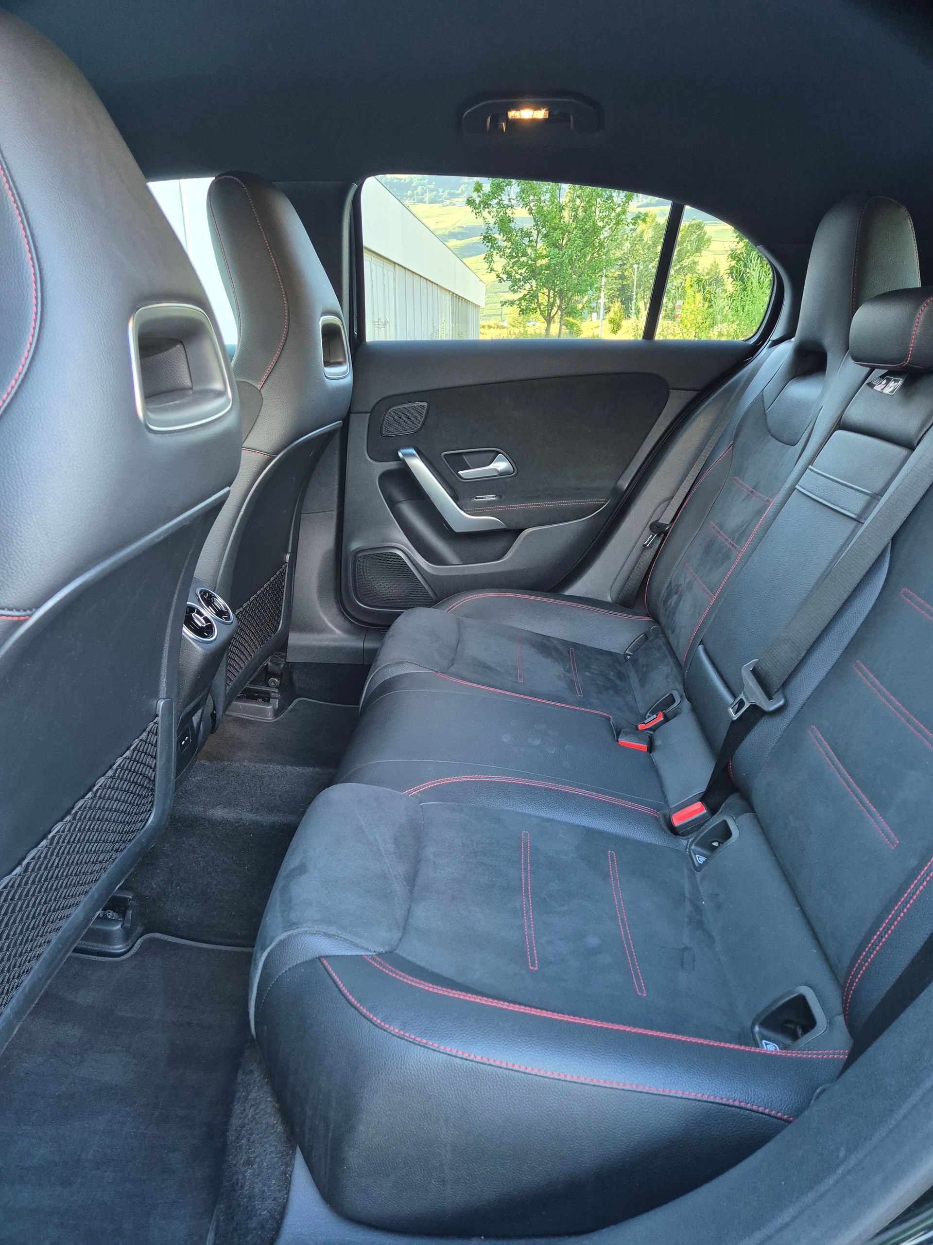 MERCEDES-BENZ A 200 AMG Line 7G-DCT-image-13