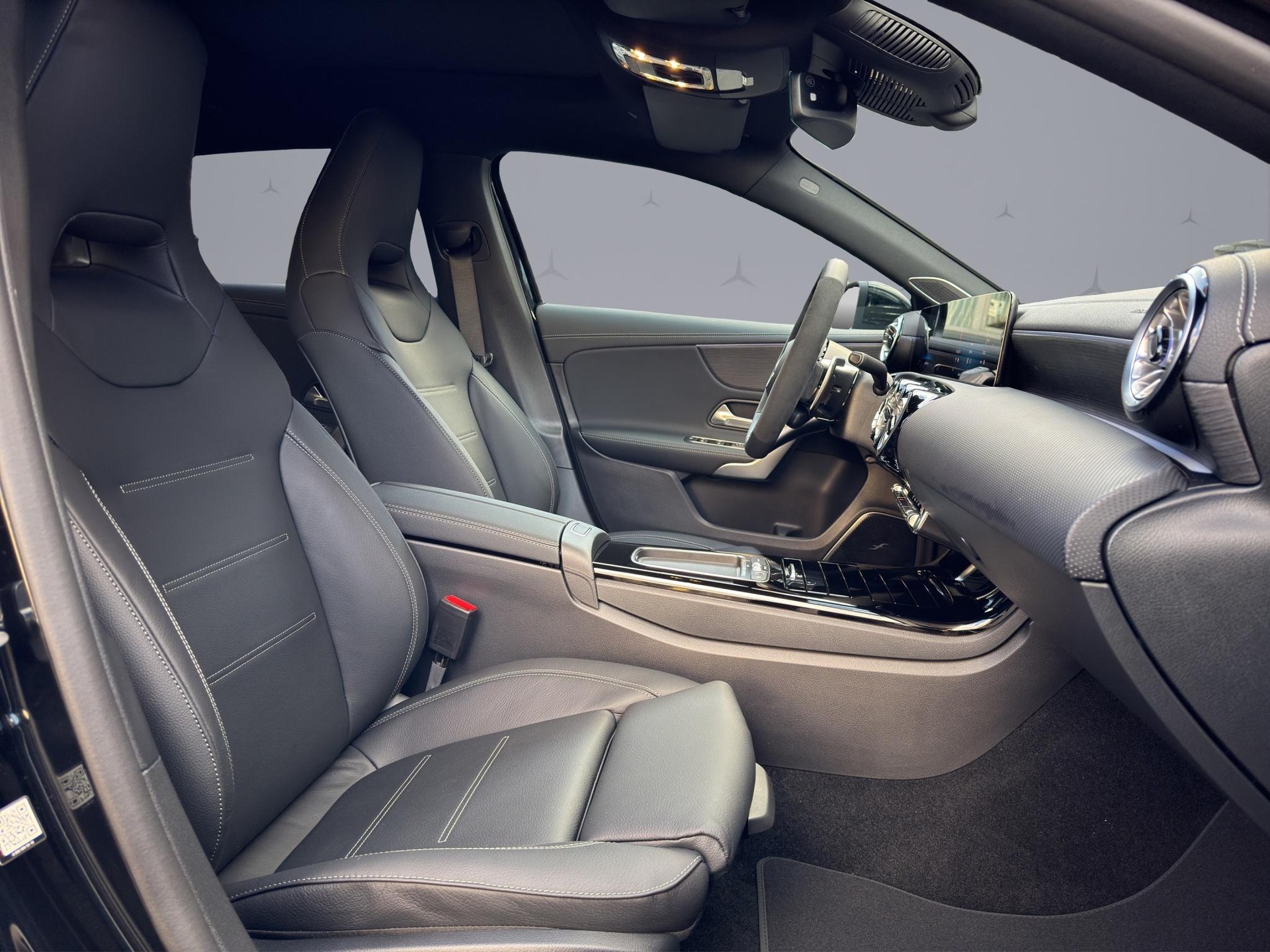 MERCEDES-BENZ A 45 S AMG 4matic+-image-15