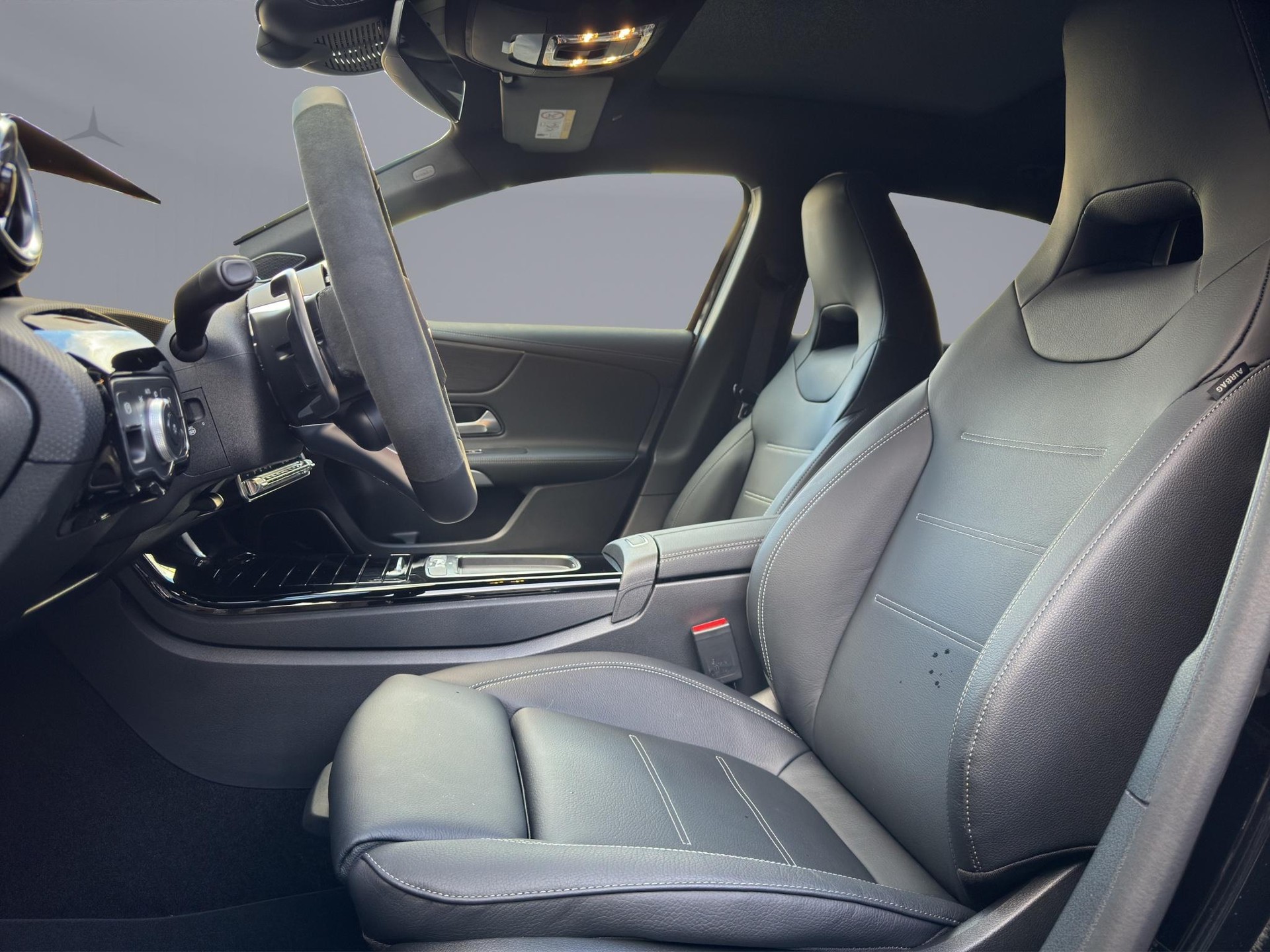 MERCEDES-BENZ A 45 S AMG 4matic+-image-8
