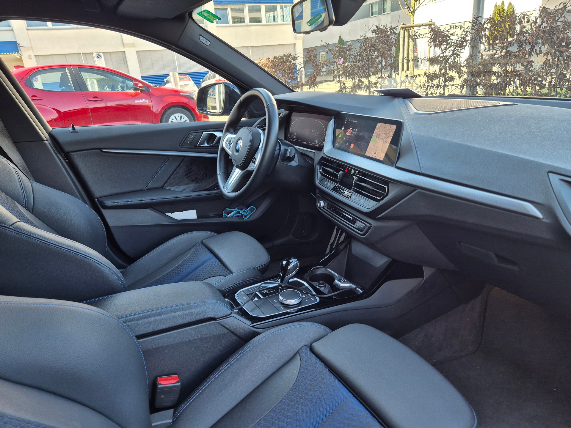 BMW 118i Pure M Sport Steptronic-image-6