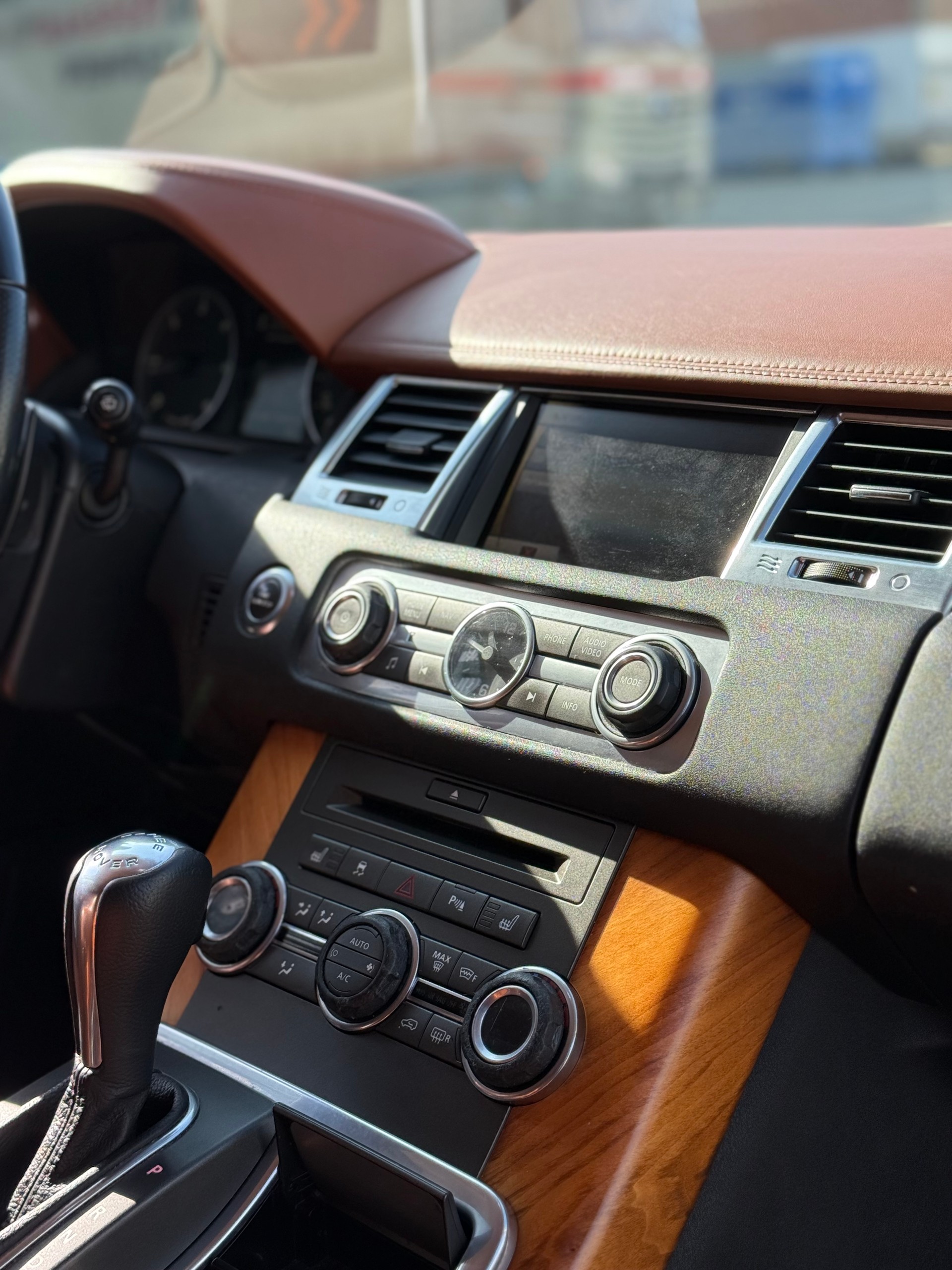 LAND ROVER Range Rover Sport 3.0 TDV6 HSE Automatic-image-14