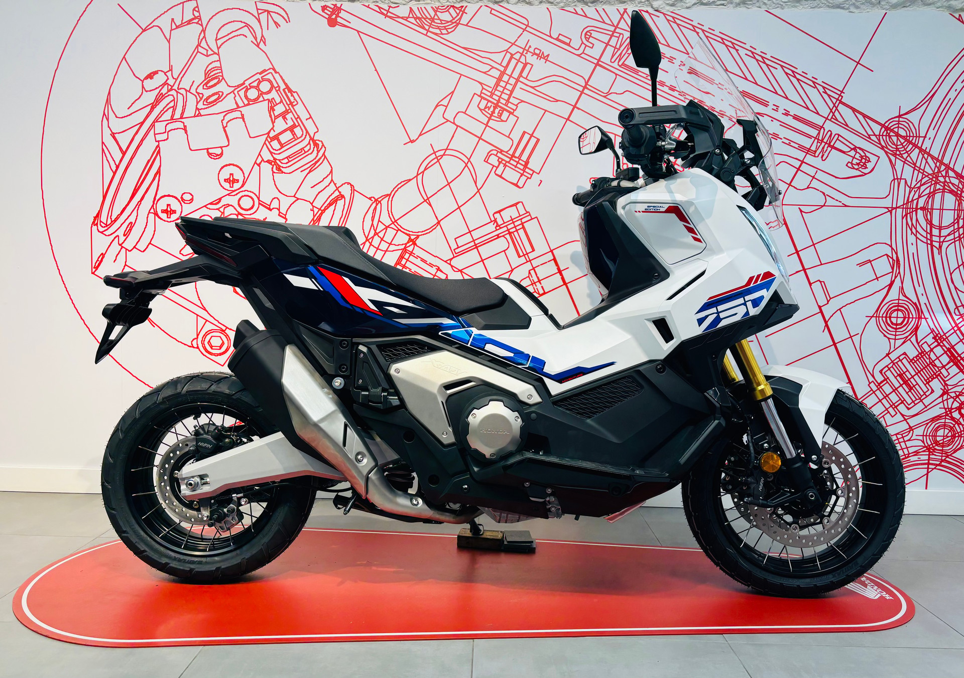 HONDA X-ADV 750