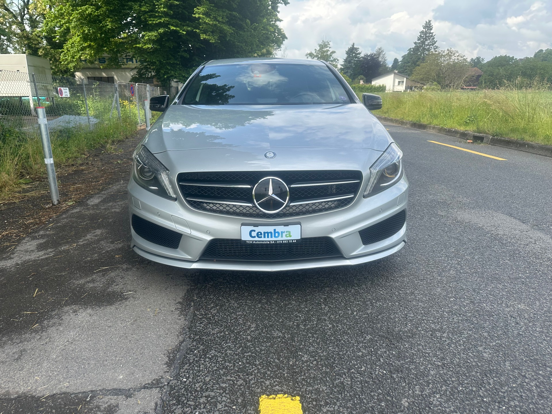 MERCEDES-BENZ A 250 AMG Line 7G-DCT-image-2