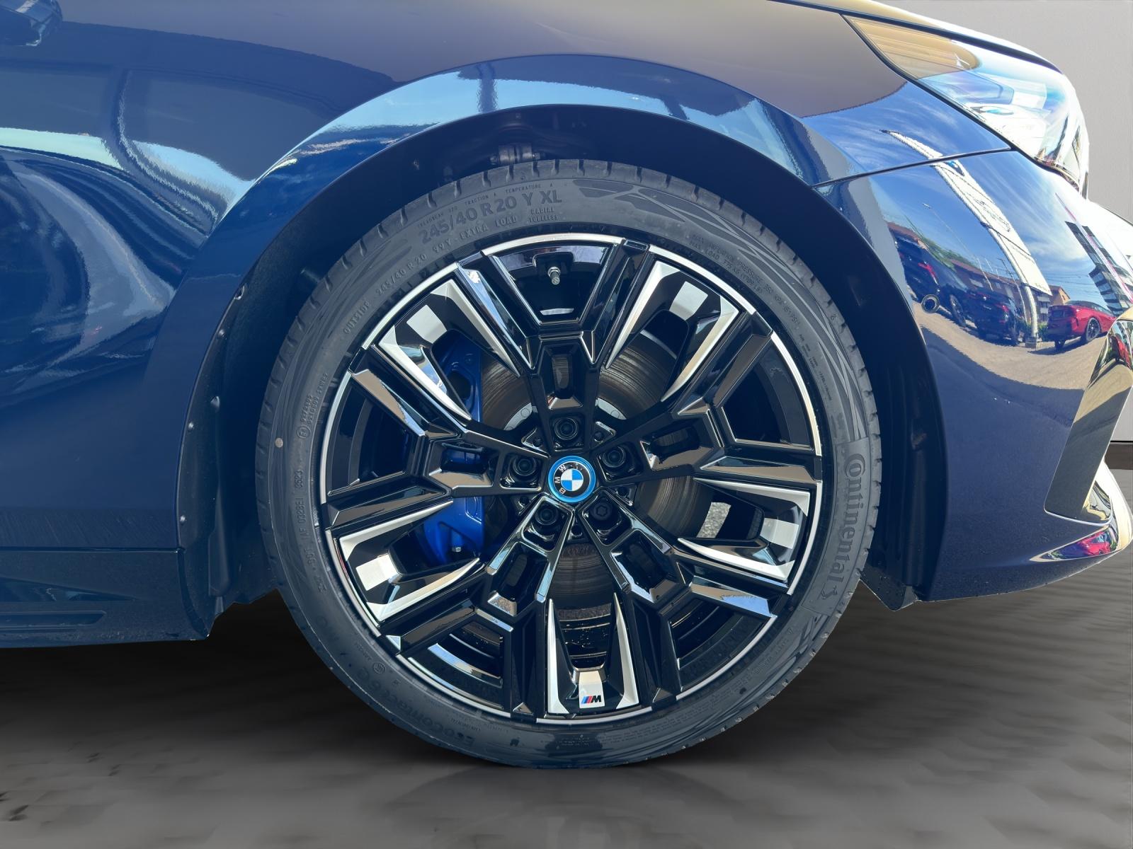 BMW i5 M60 xDrive-image-5