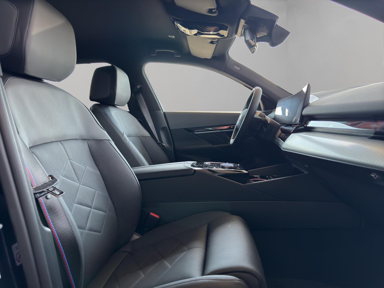 BMW i5 M60 xDrive-image-7