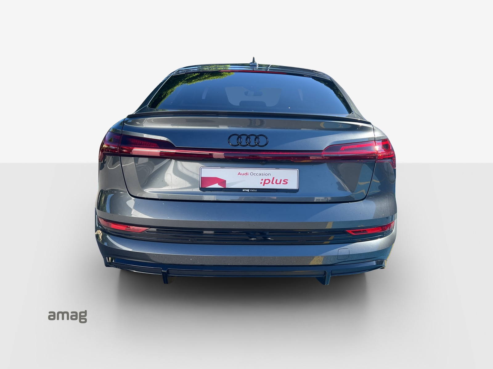 AUDI e-tron S Sportback quattro-image-3