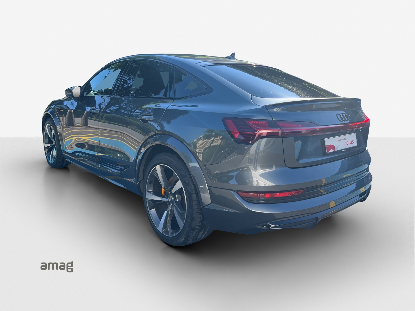 AUDI e-tron S Sportback quattro-image-2