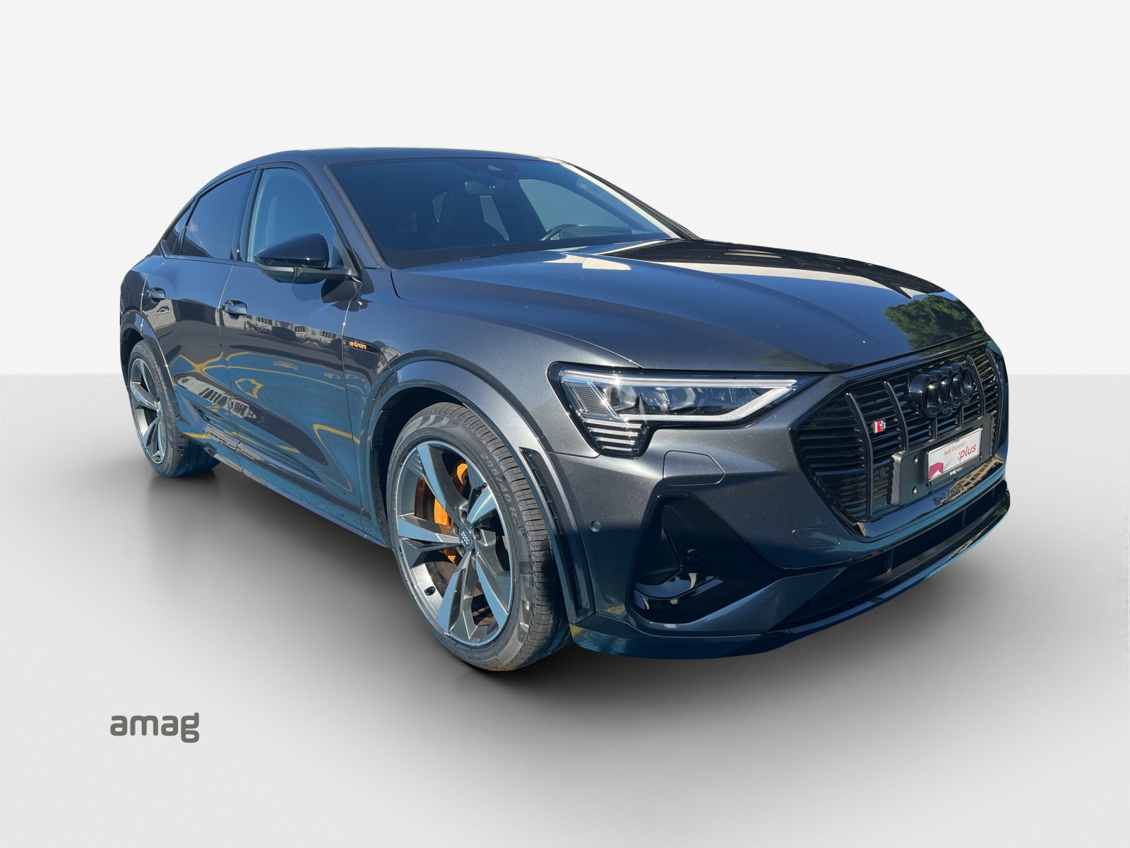 AUDI e-tron S Sportback quattro-image-6
