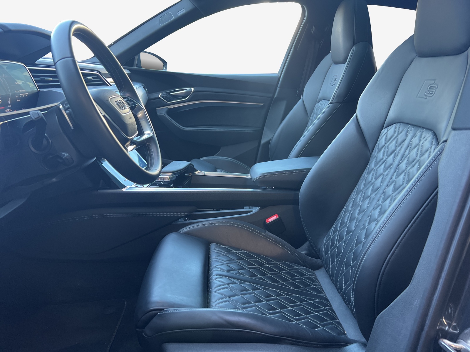 AUDI e-tron S Sportback quattro-image-7