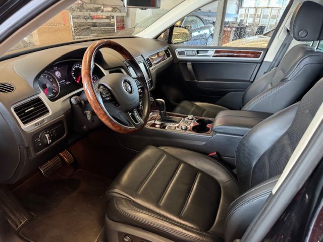 VW Touareg 3.0 TSI Hybrid Tiptronic-image-7