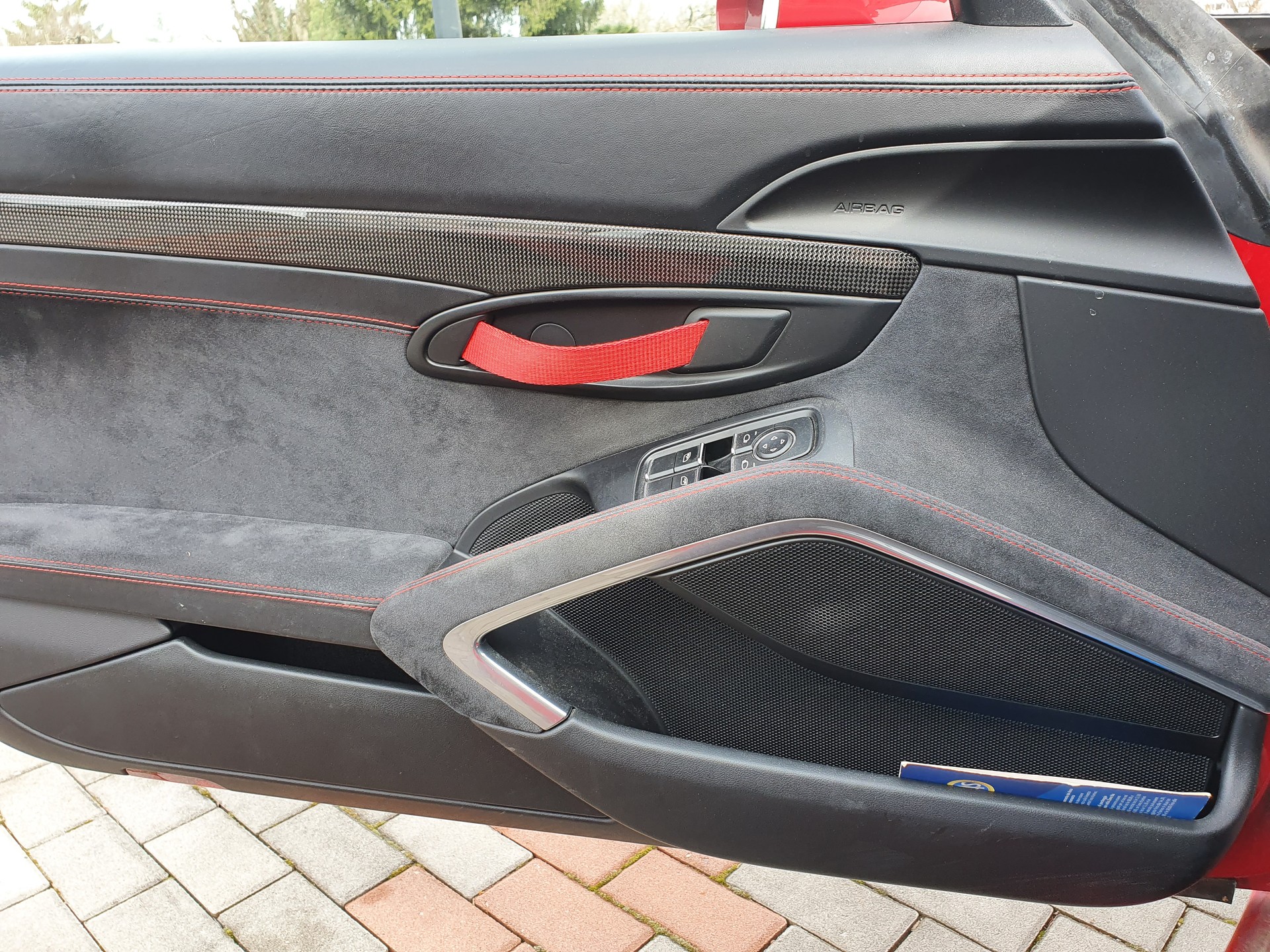 PORSCHE Cayman GT4-image-5