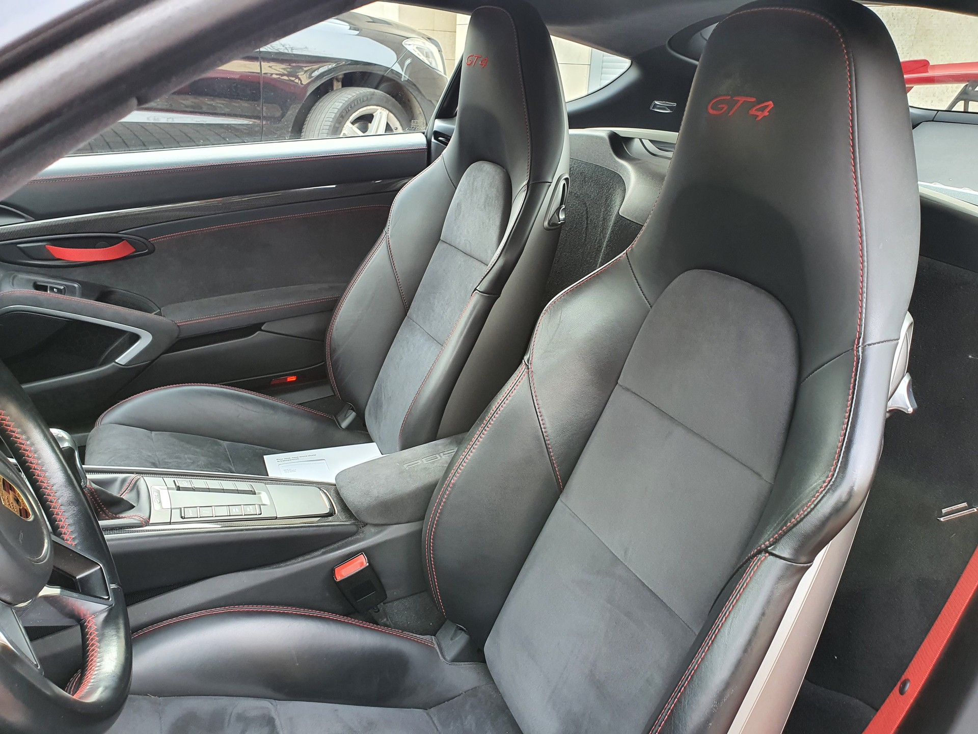 PORSCHE Cayman GT4-image-3