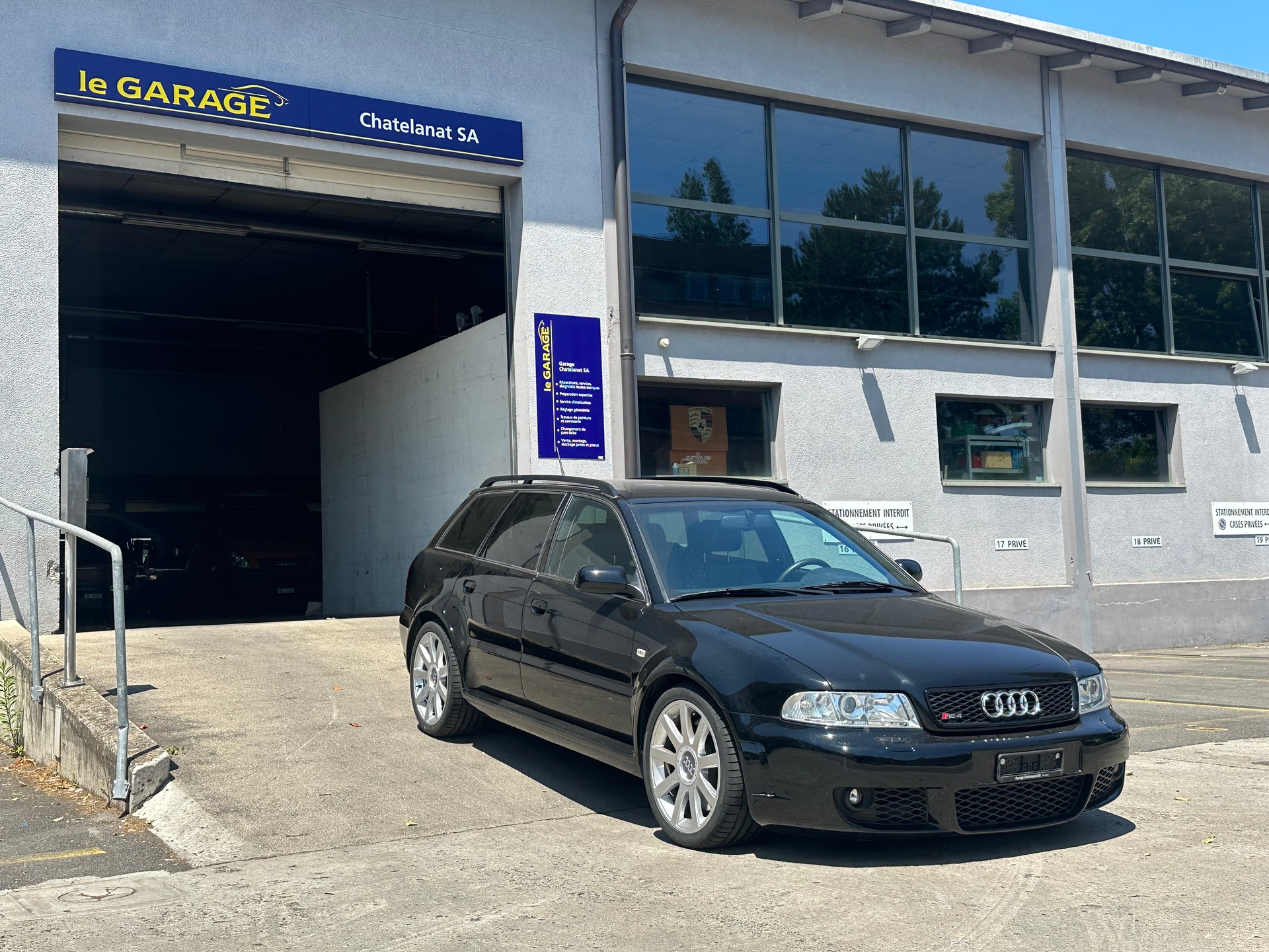 AUDI RS4 Avant quattro-image-0