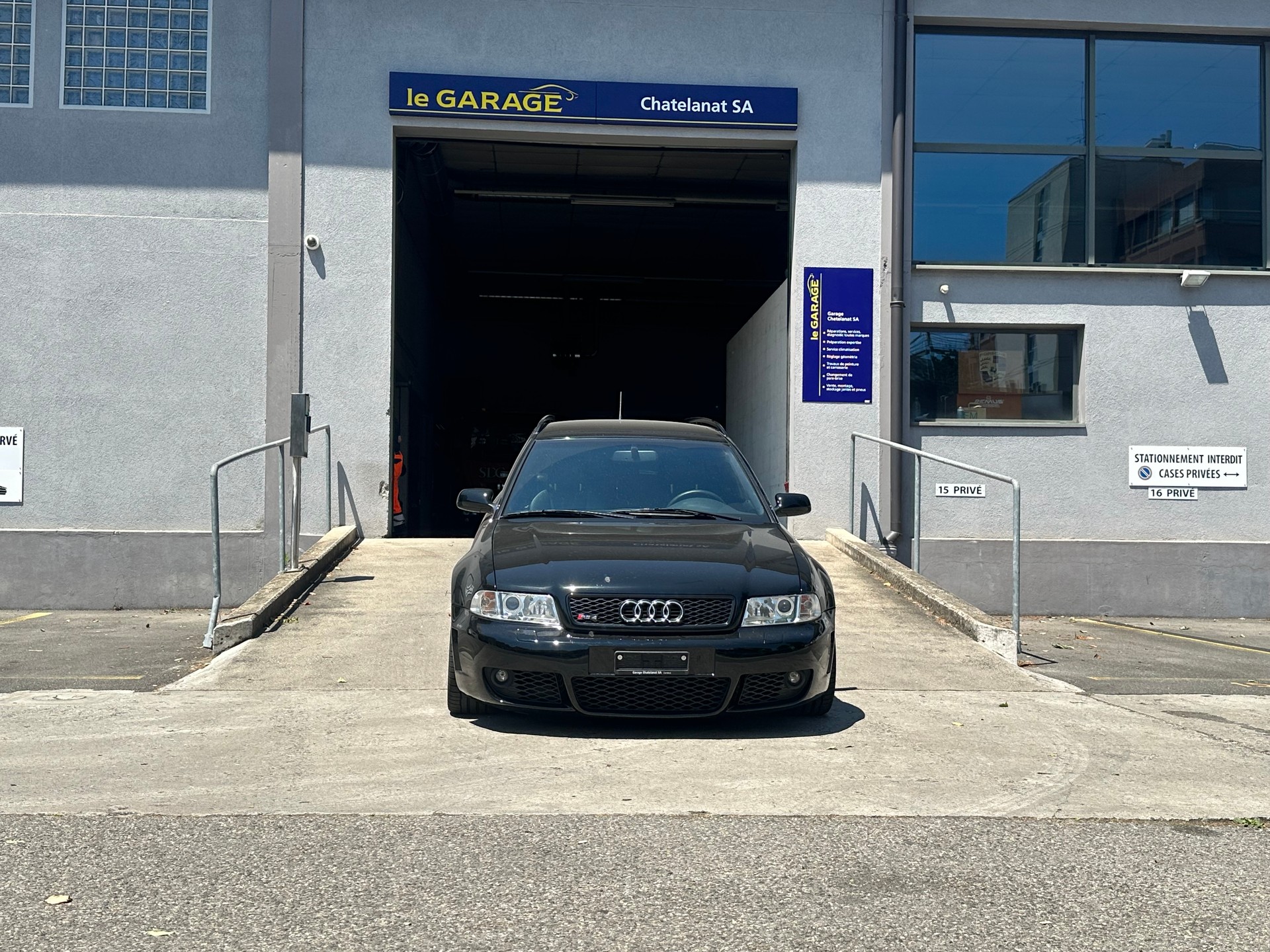 AUDI RS4 Avant quattro-image-2