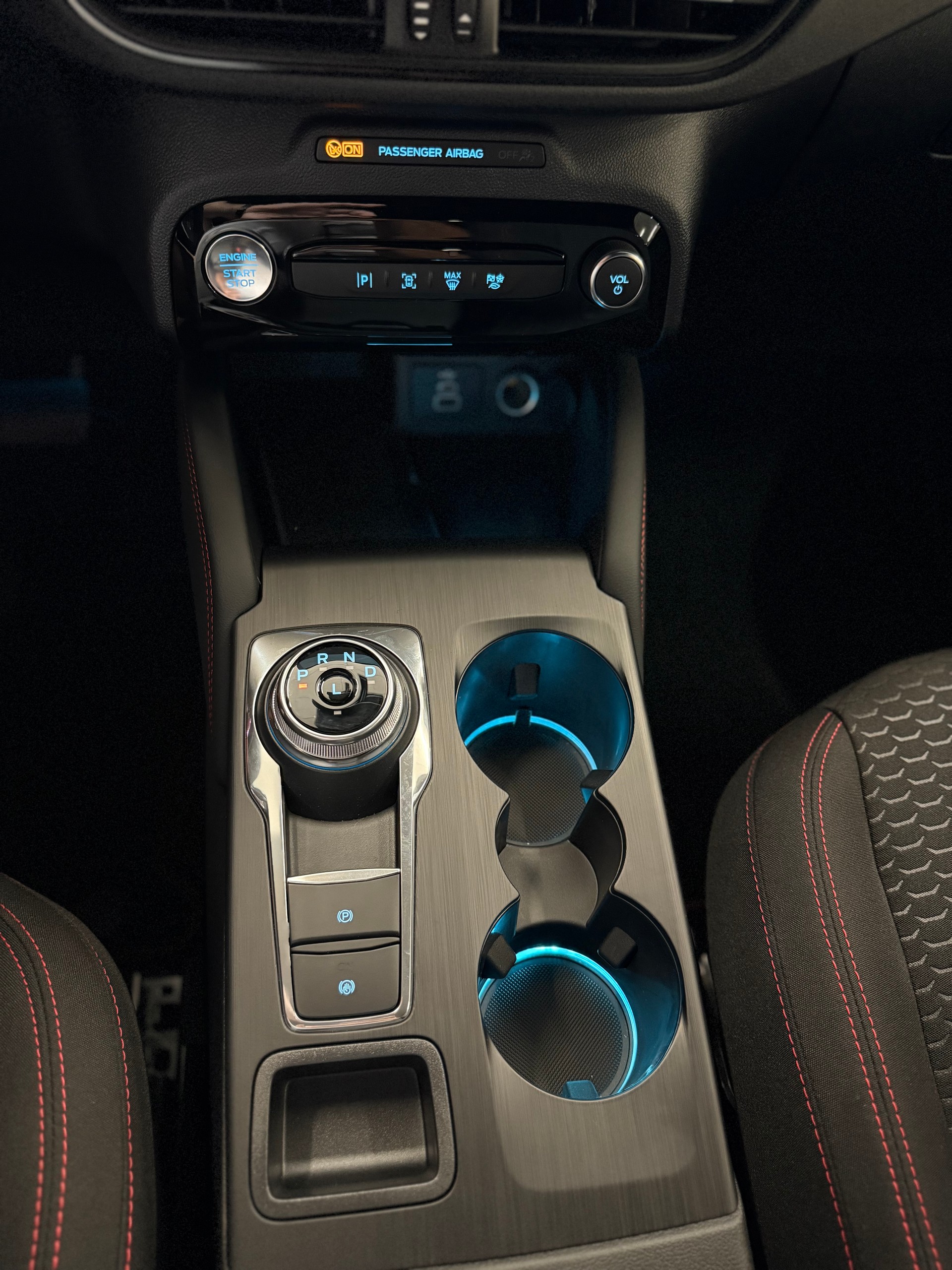 FORD Kuga 2.5 FHEV ST-Line FWD-image-19