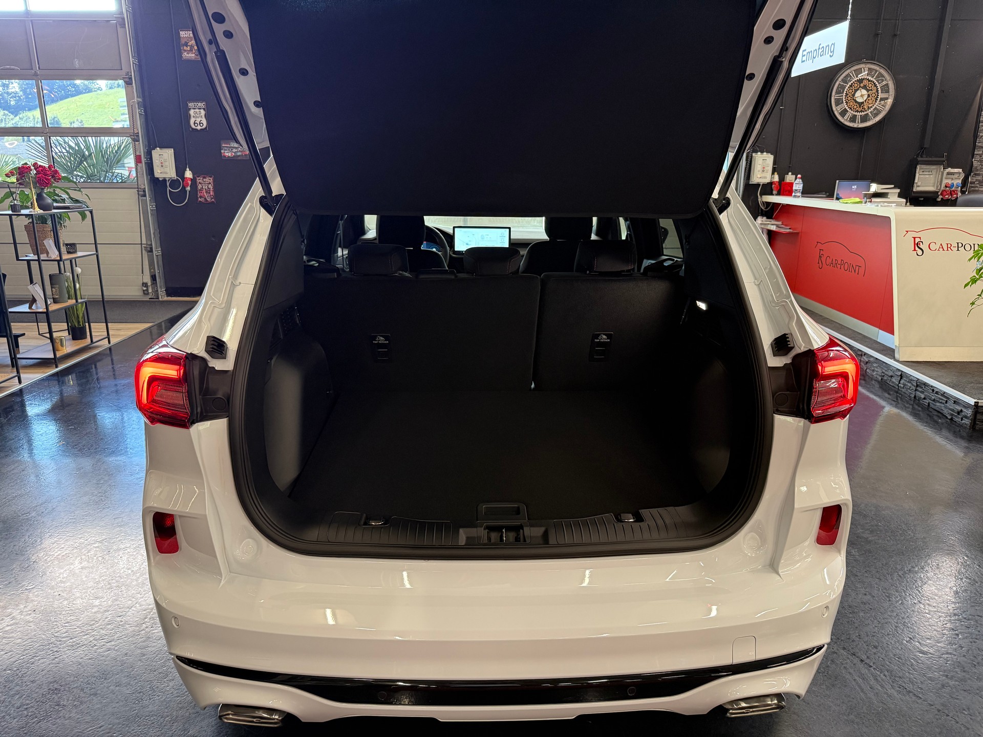 FORD Kuga 2.5 FHEV ST-Line FWD-image-22