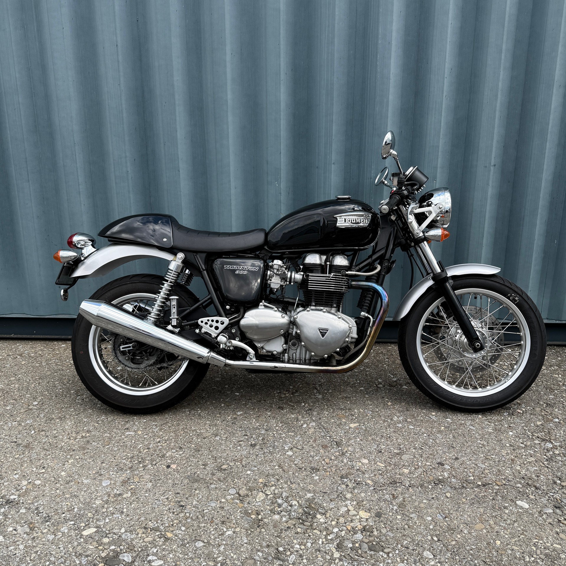 TRIUMPH Thruxton 900-showroom-element-1
