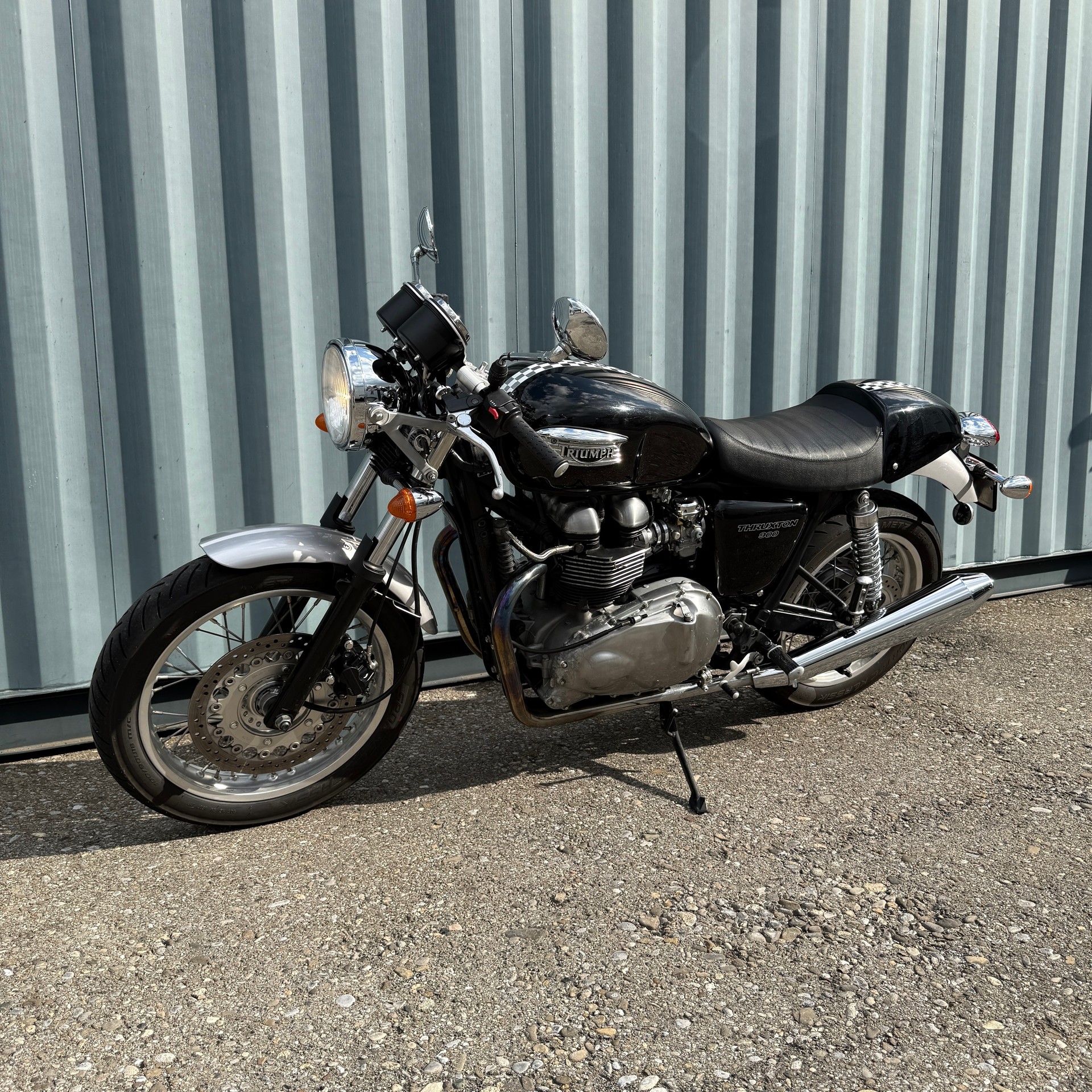 TRIUMPH Thruxton 900-showroom-element-2
