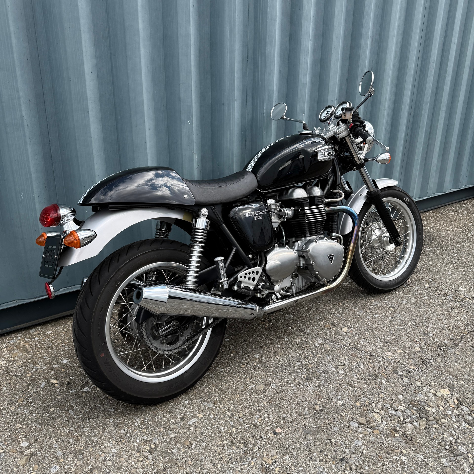 TRIUMPH Thruxton 900-showroom-element-3